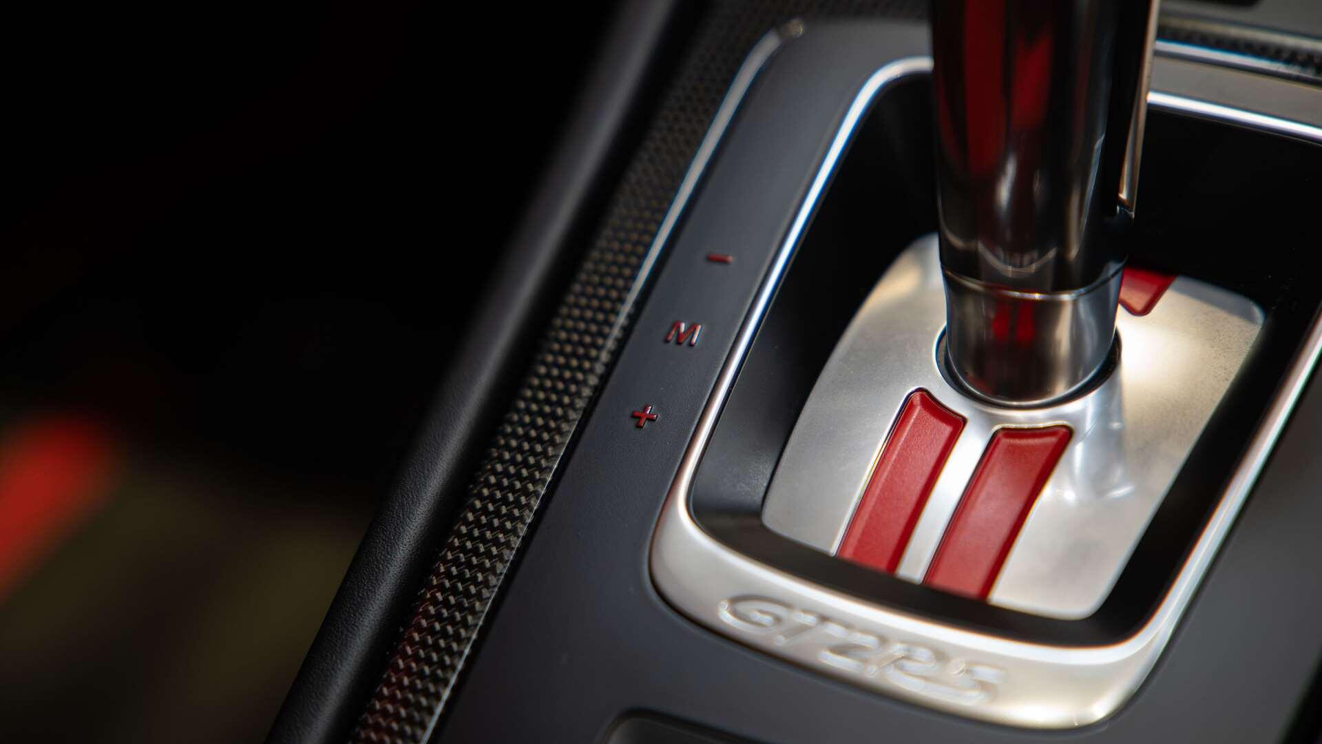 Porsche 911 view 18
