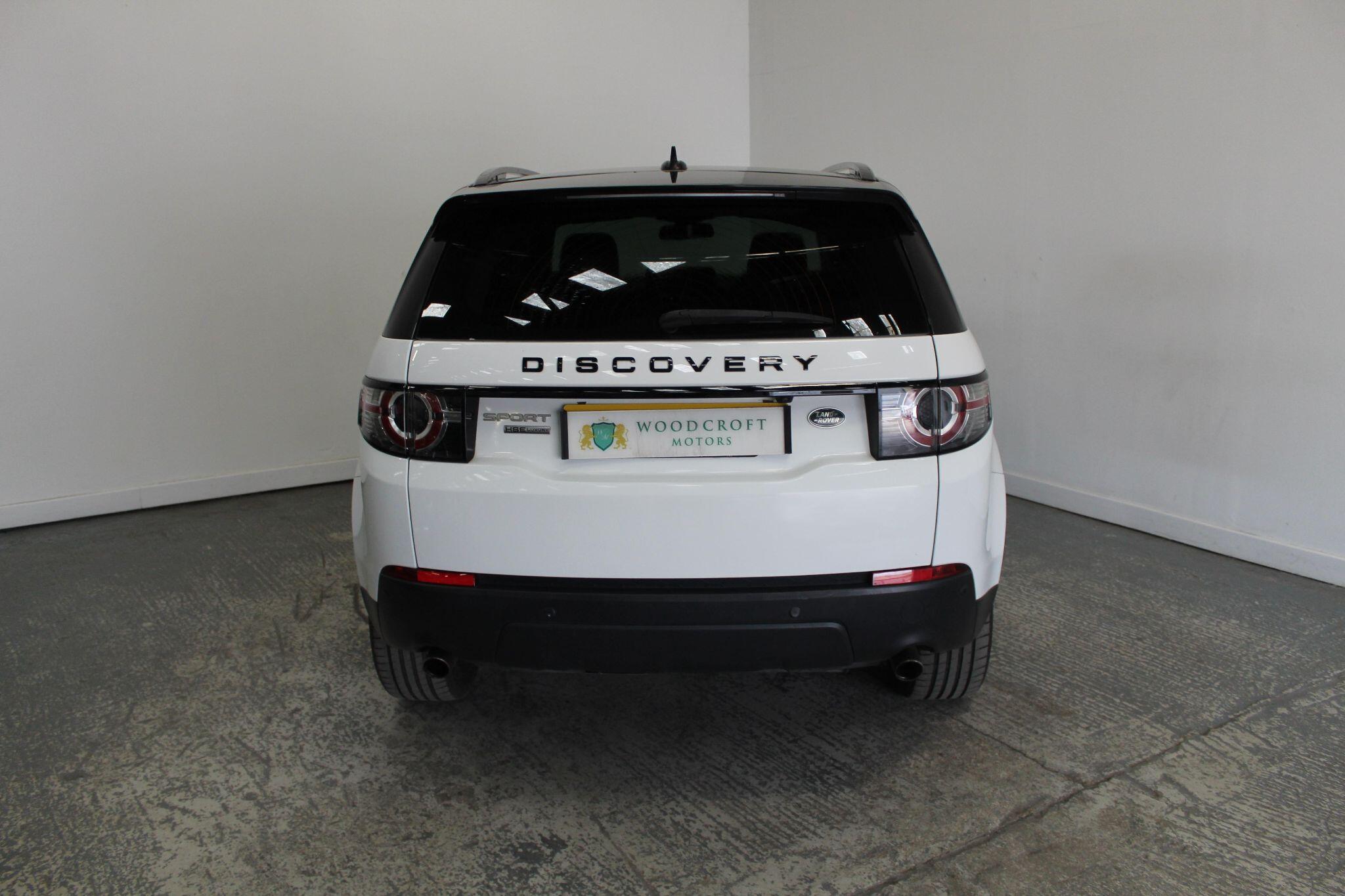 Land Rover Discovery Sport view 14