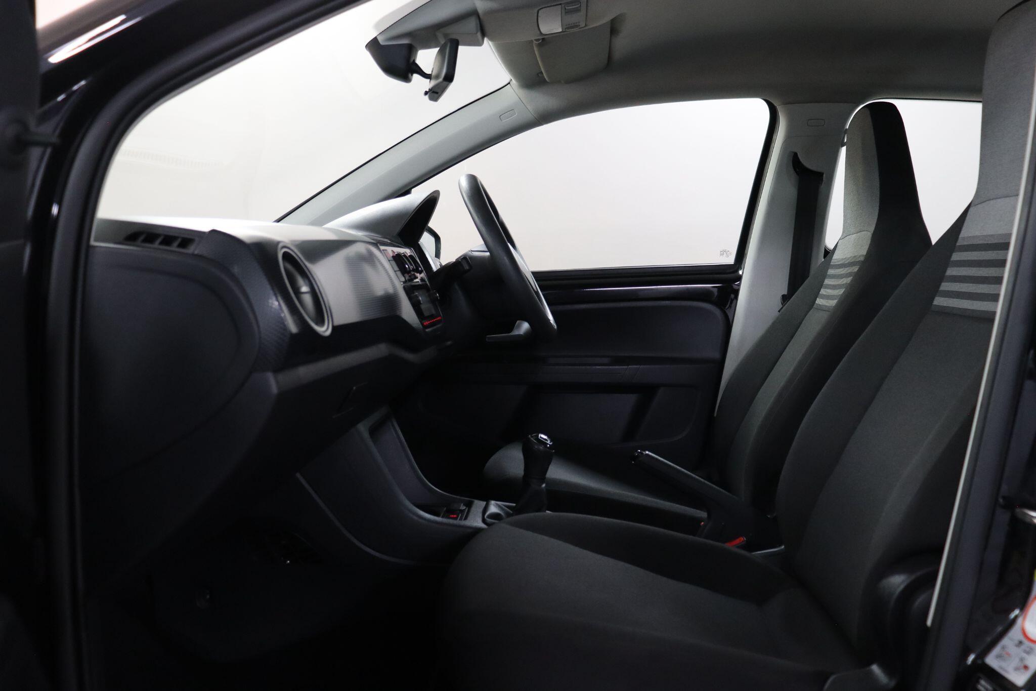 Volkswagen Up! view 40