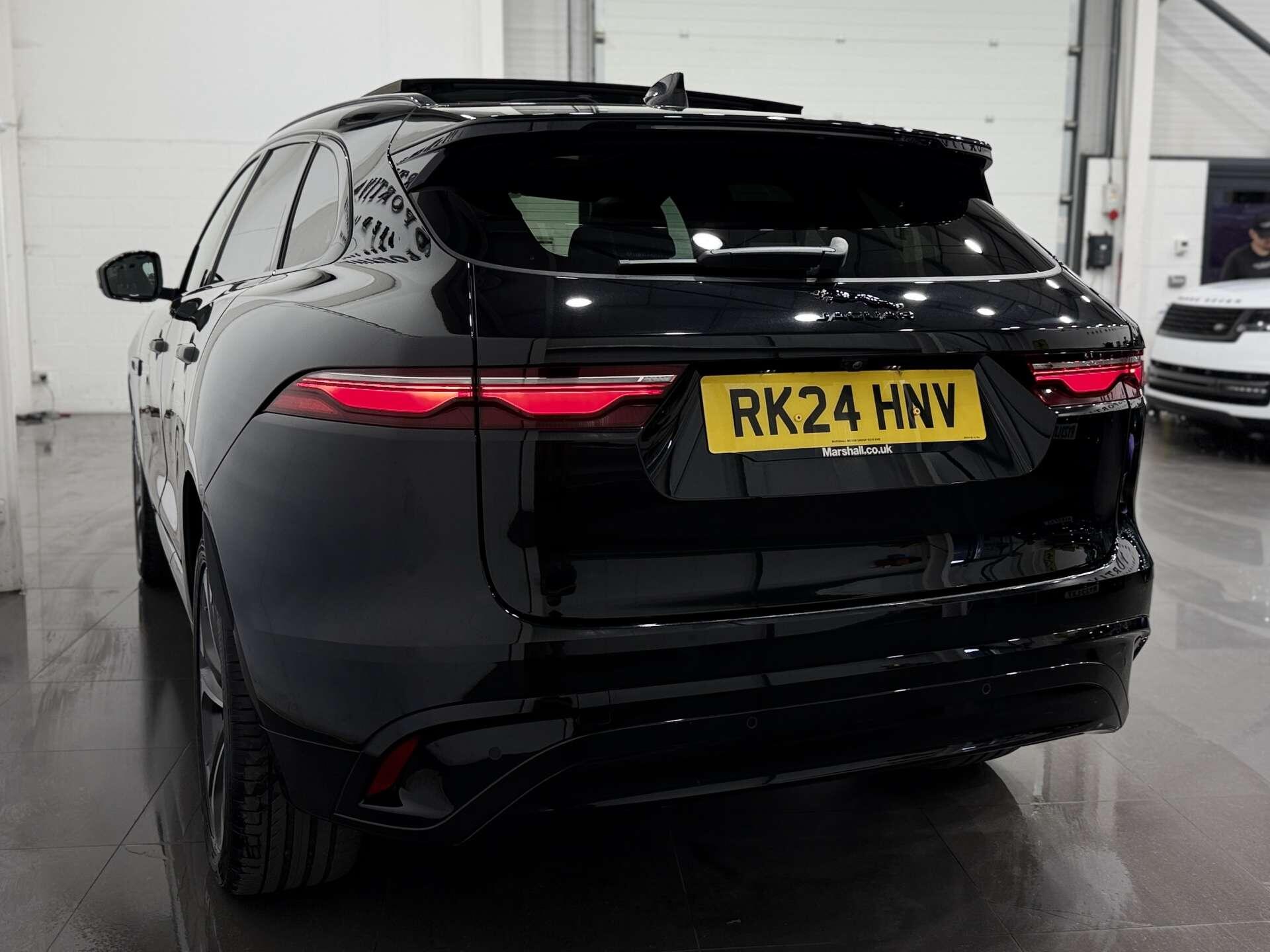 Jaguar F-Pace view 8