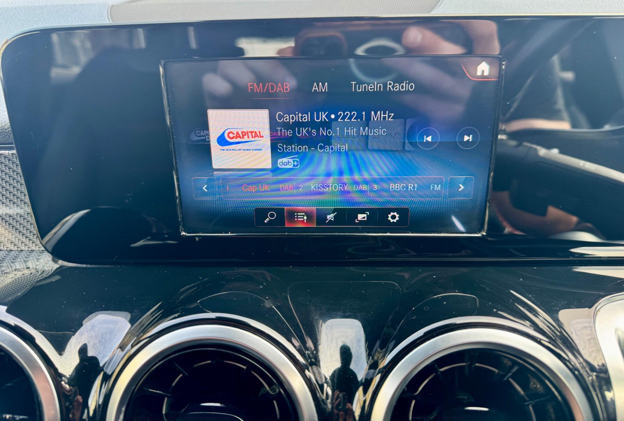 Mercedes-Benz GLB view 68