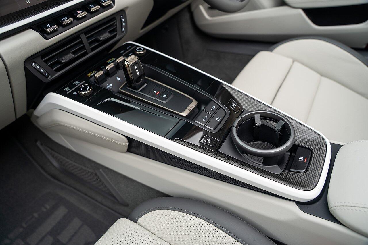 Porsche 911 view 76