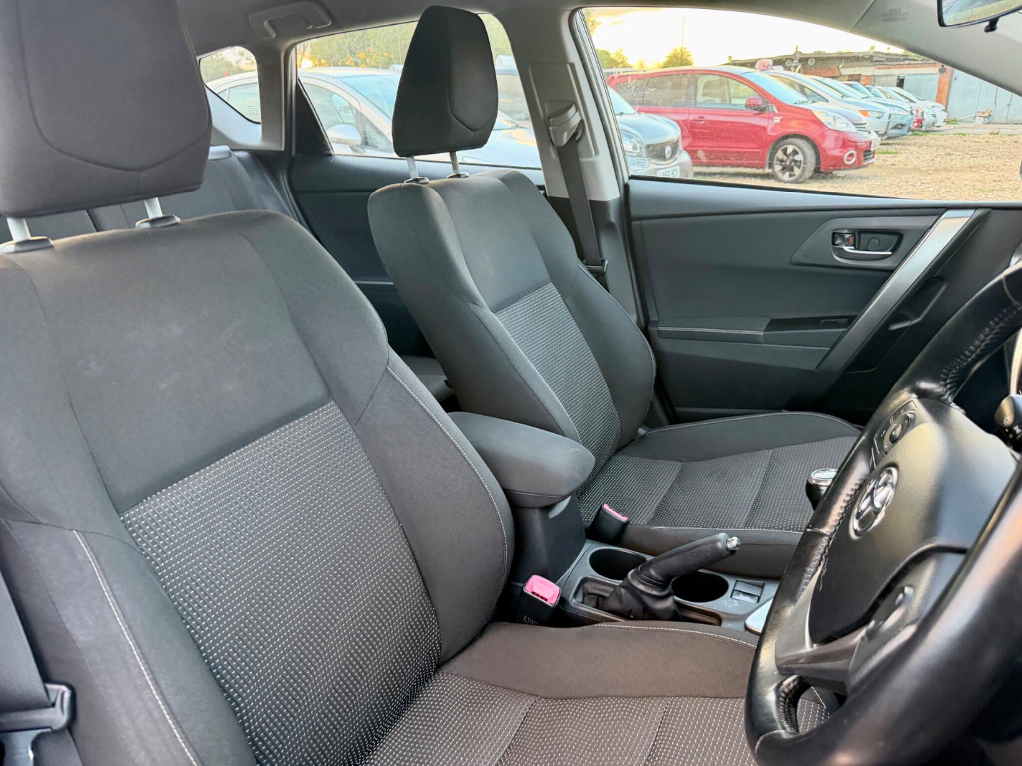 Toyota Auris view 24