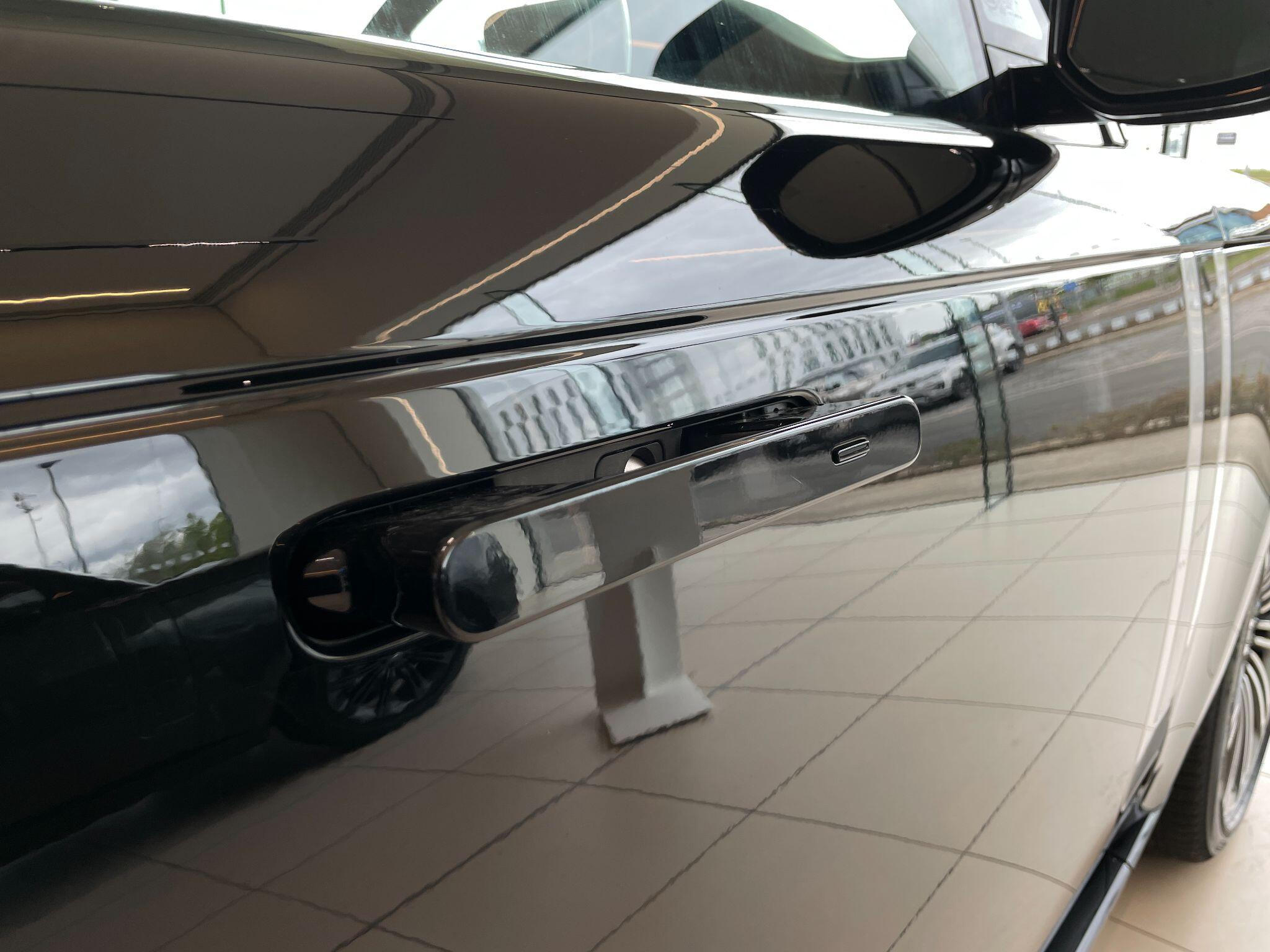 Land Rover Range Rover view 34