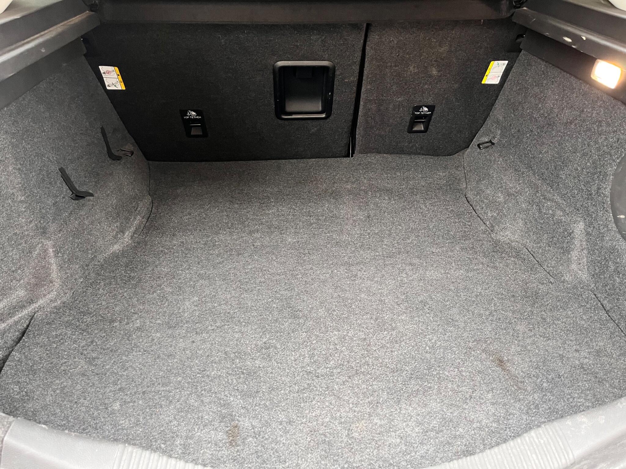 Ford Mondeo view 34