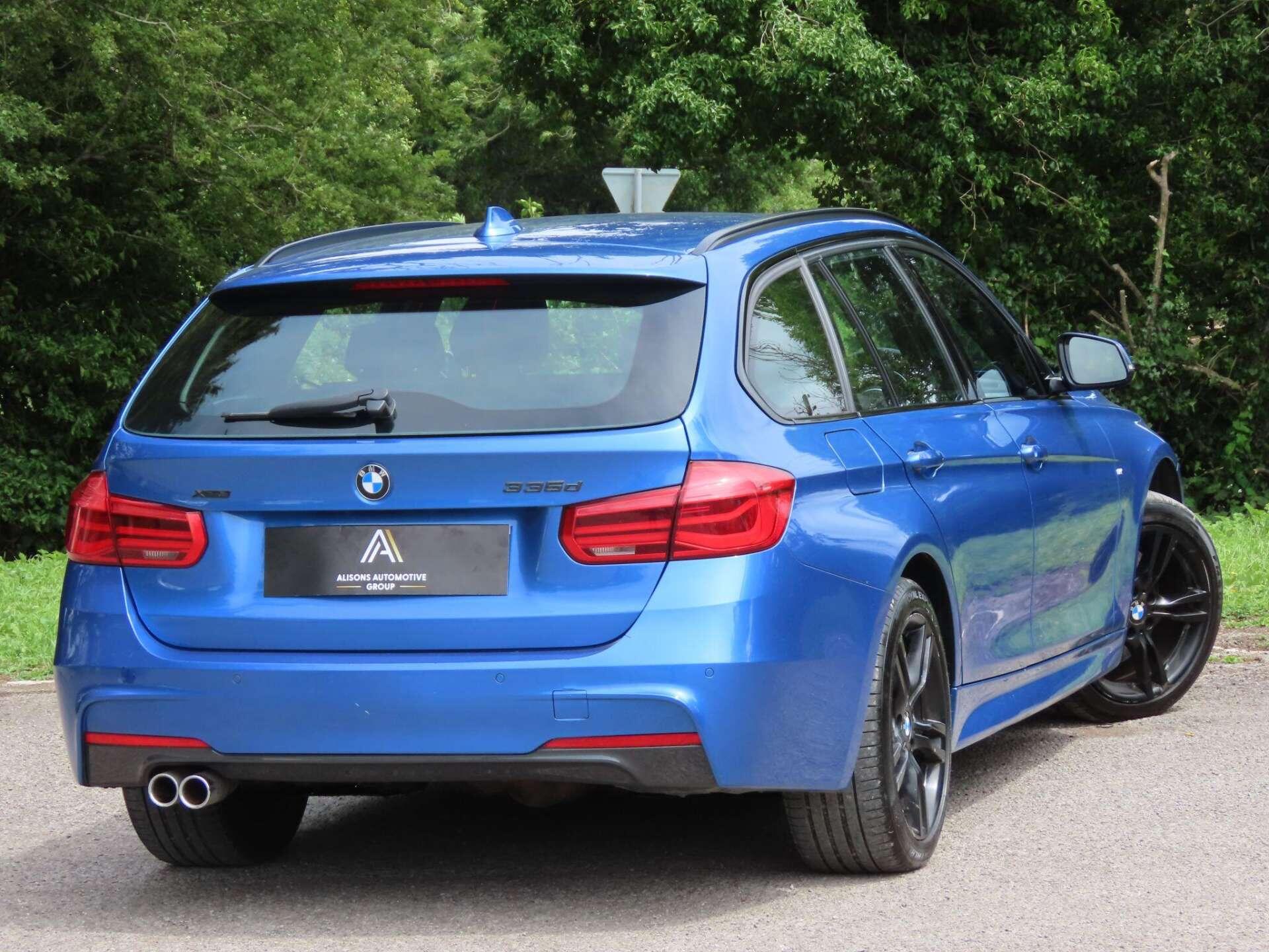BMW 3 Series view 4