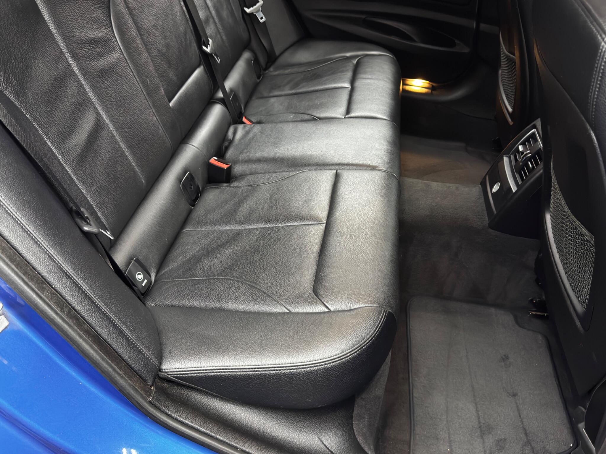 BMW 3 Series view 16
