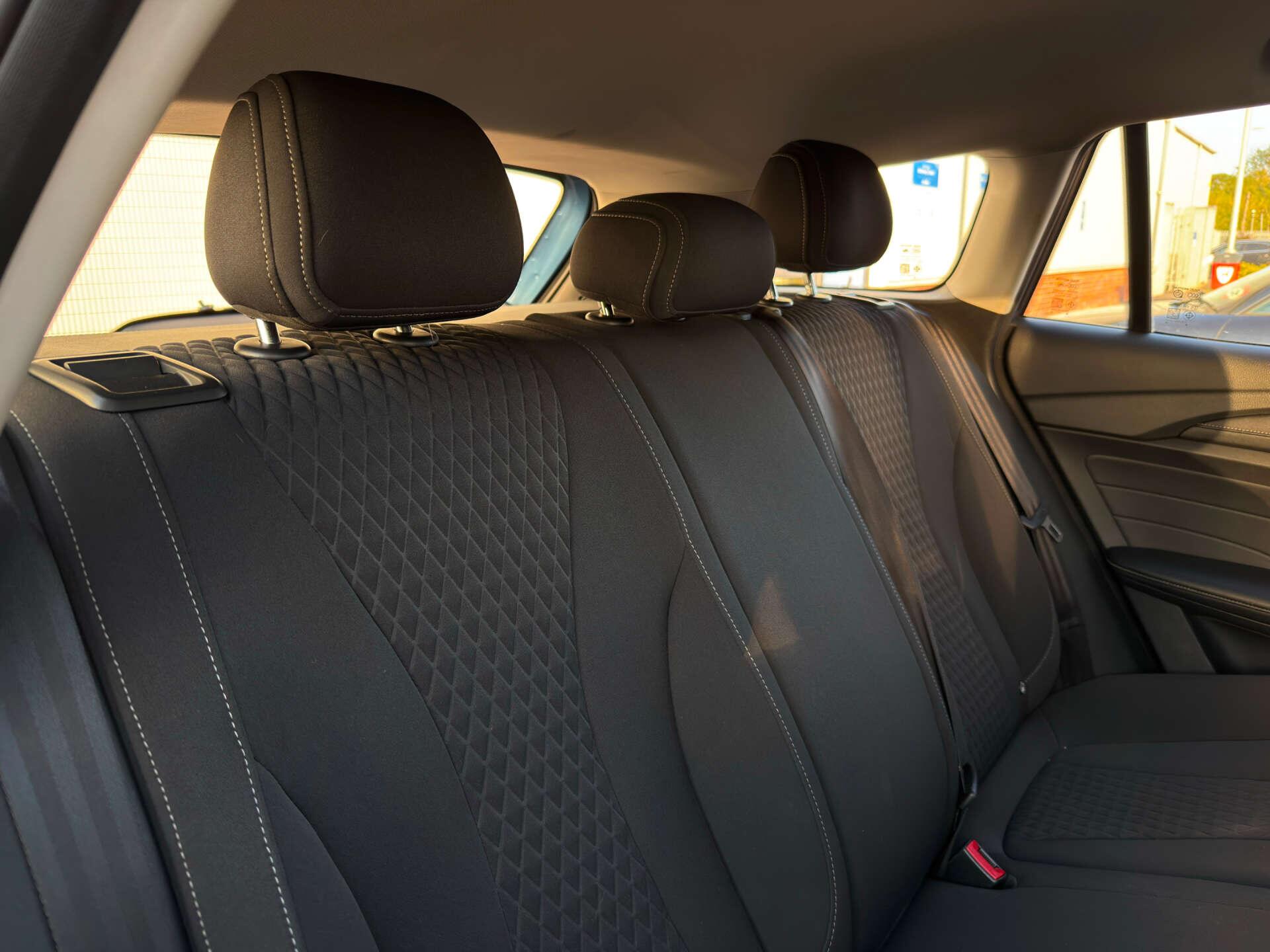 MG MG5 view 17