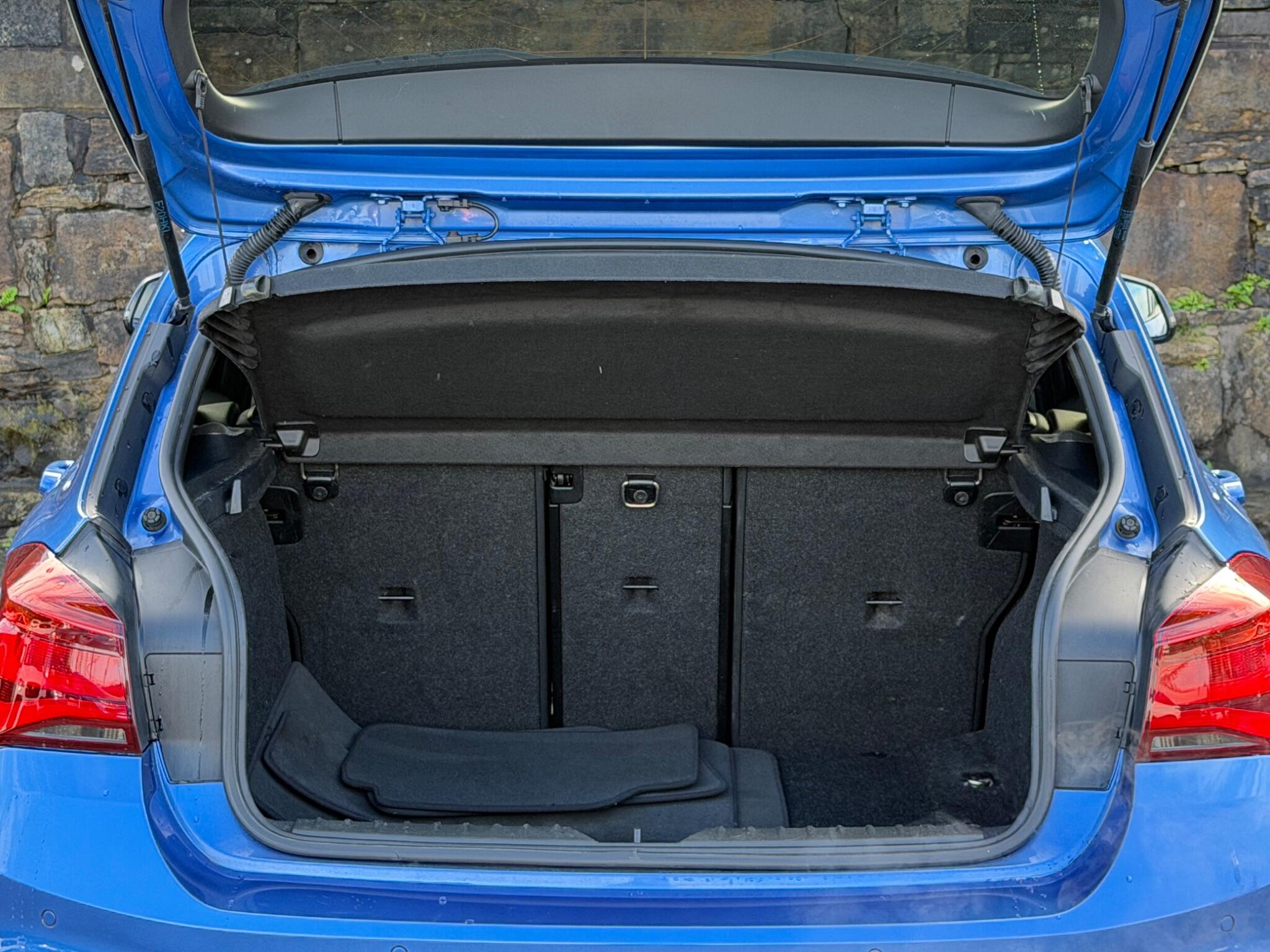 BMW 1 Series view 22