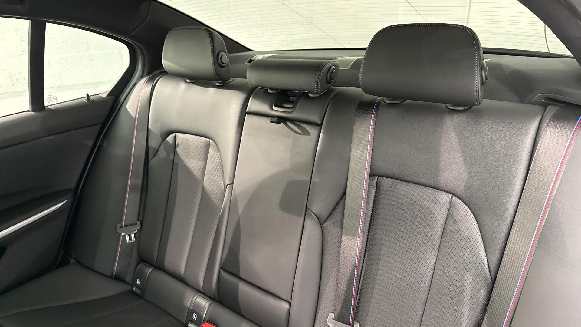 BMW 3 Series view 12