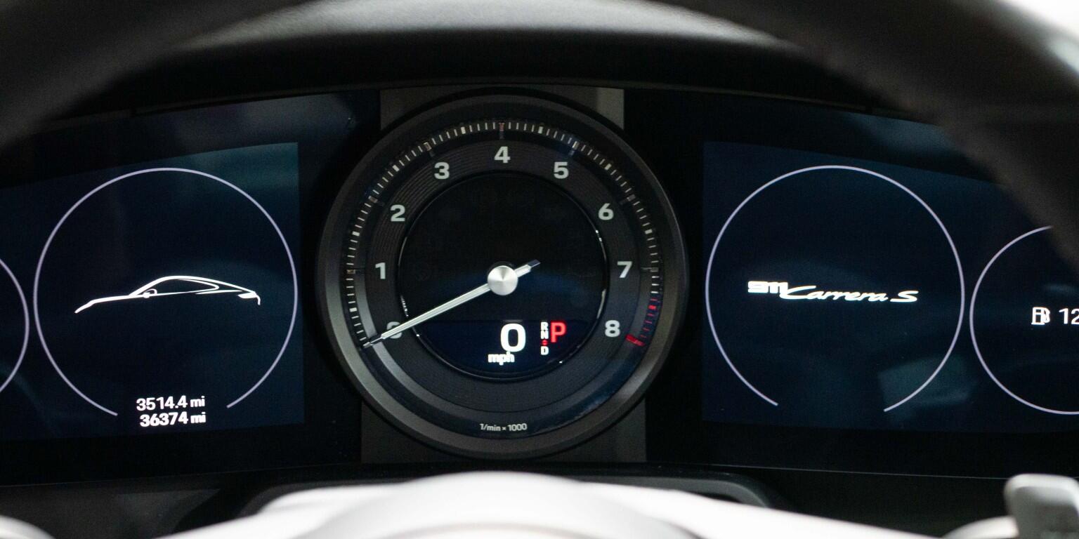 Porsche 911 view 31