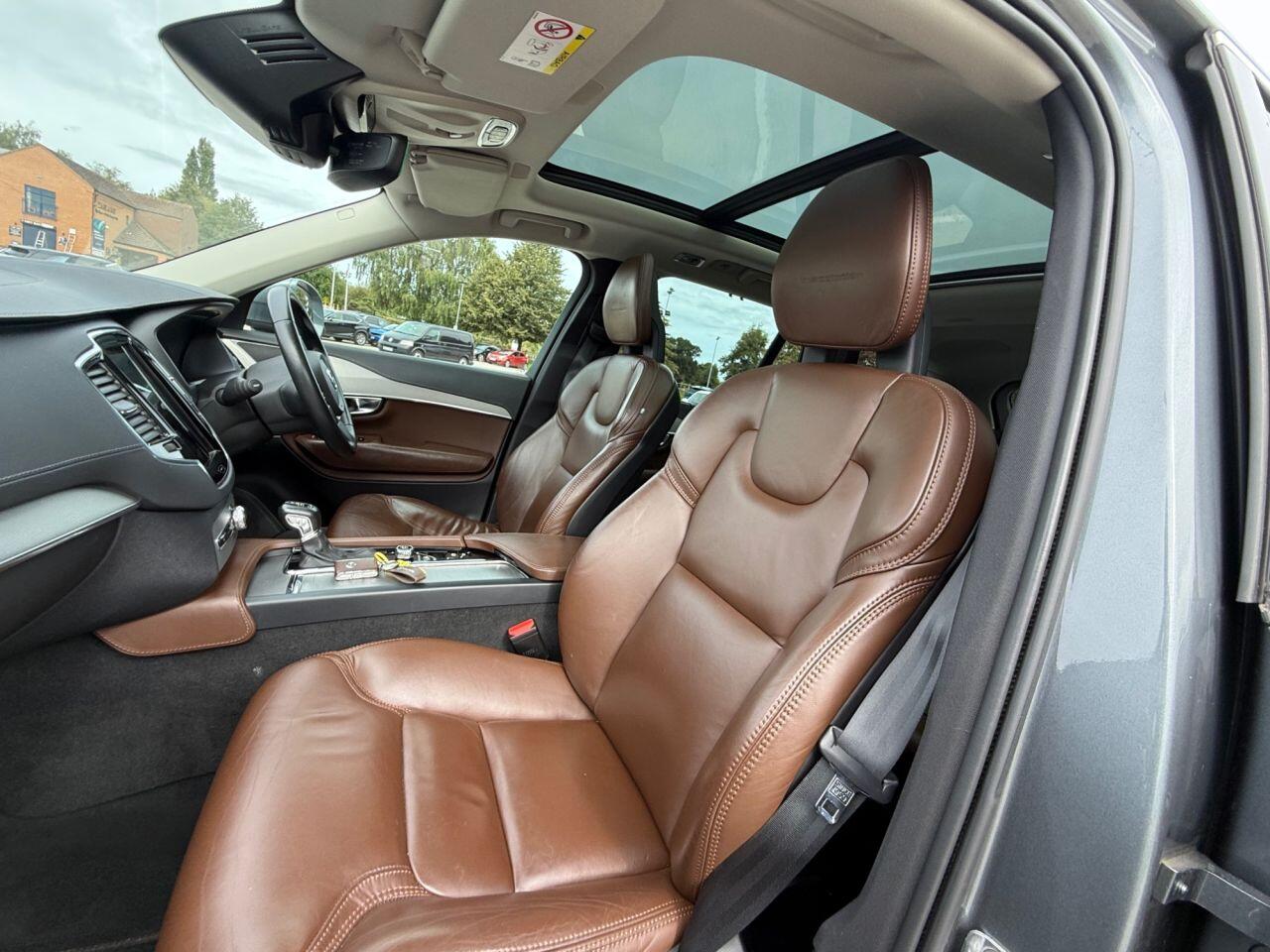 Volvo XC90 view 4