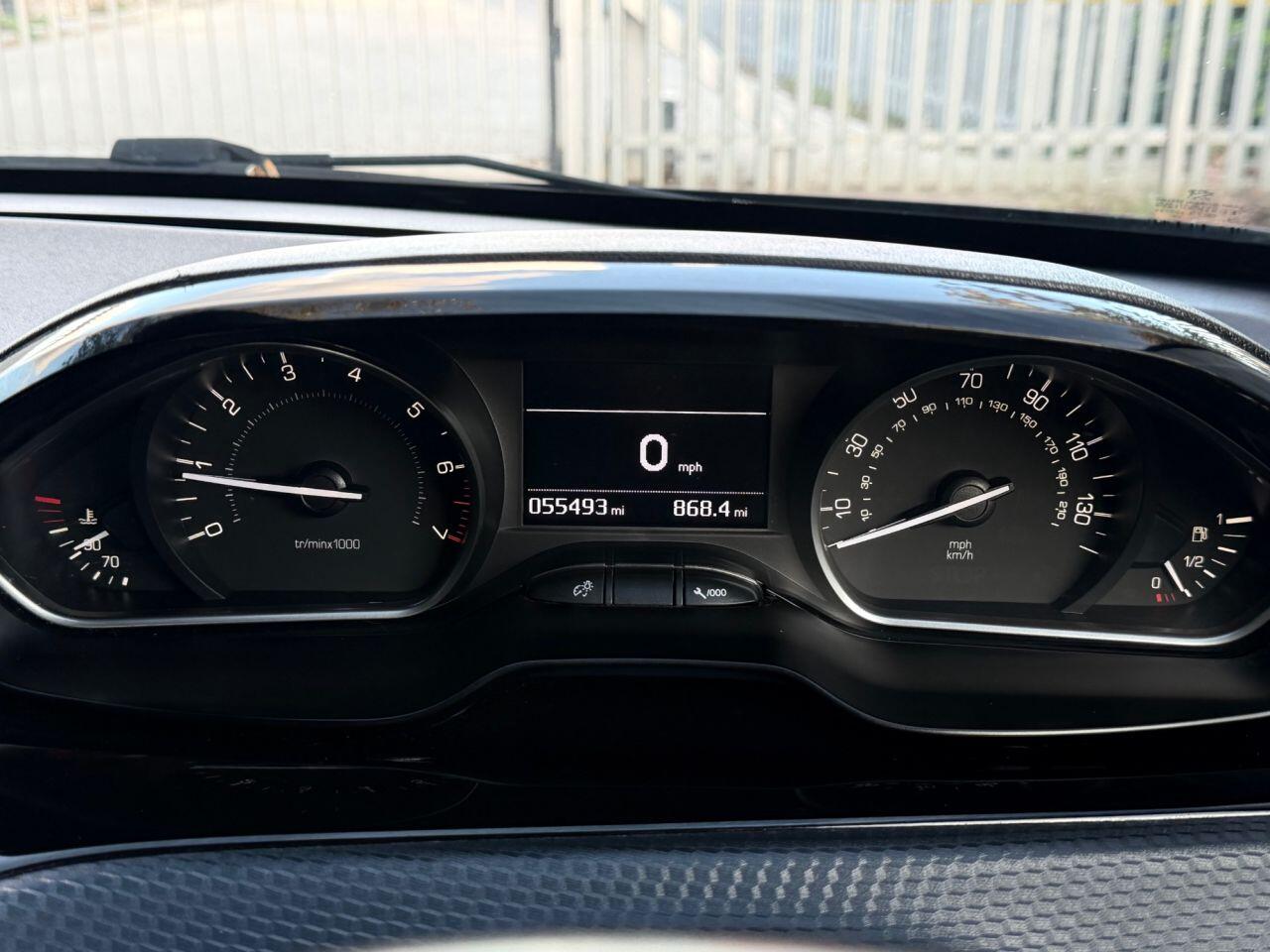 Peugeot 208 view 33