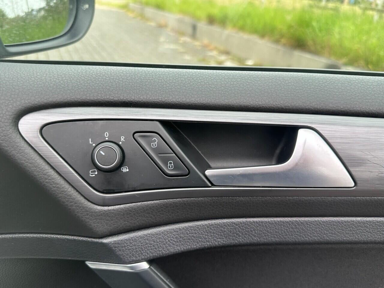 Volkswagen Golf view 26