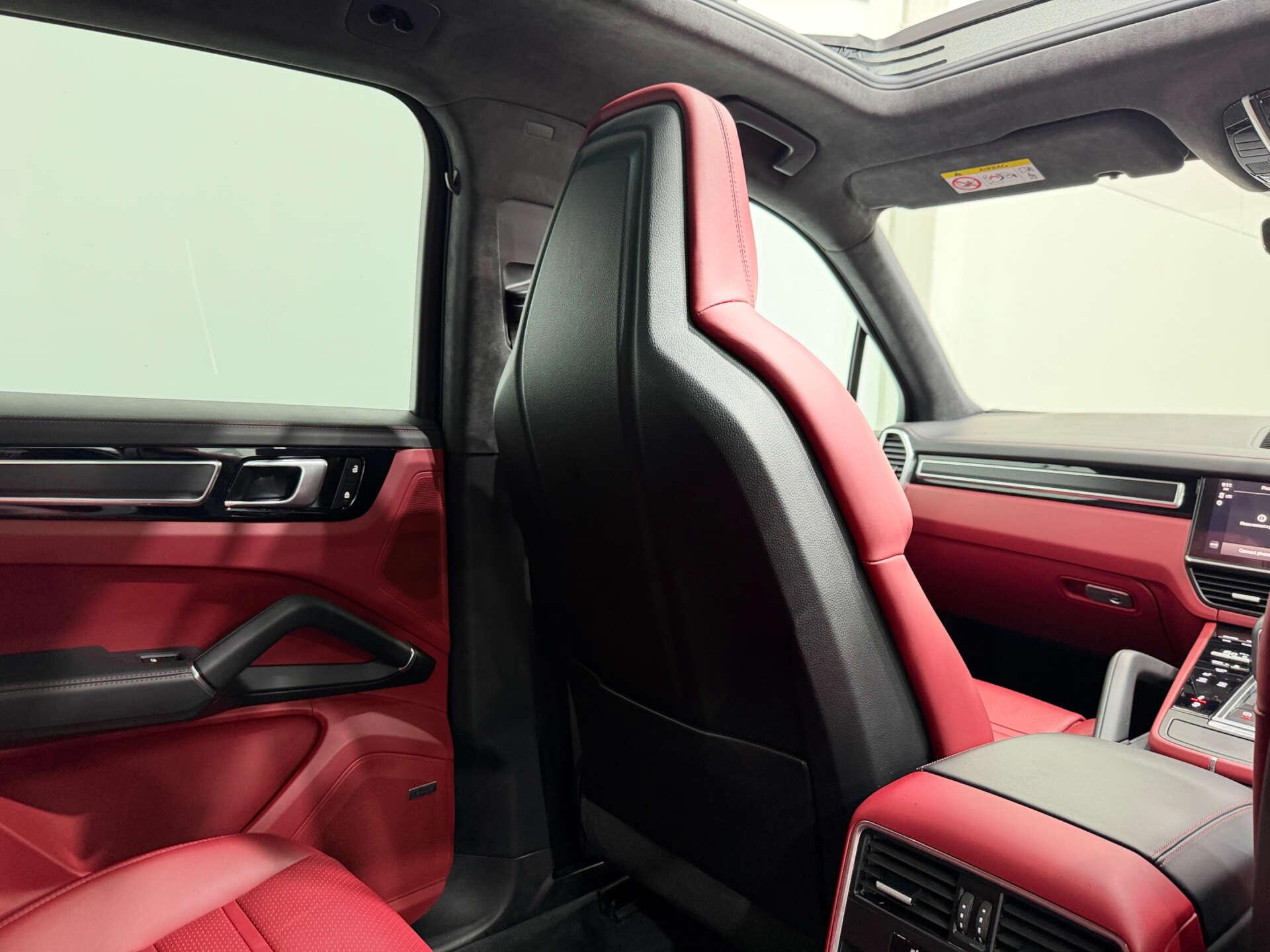 Porsche Cayenne view 16