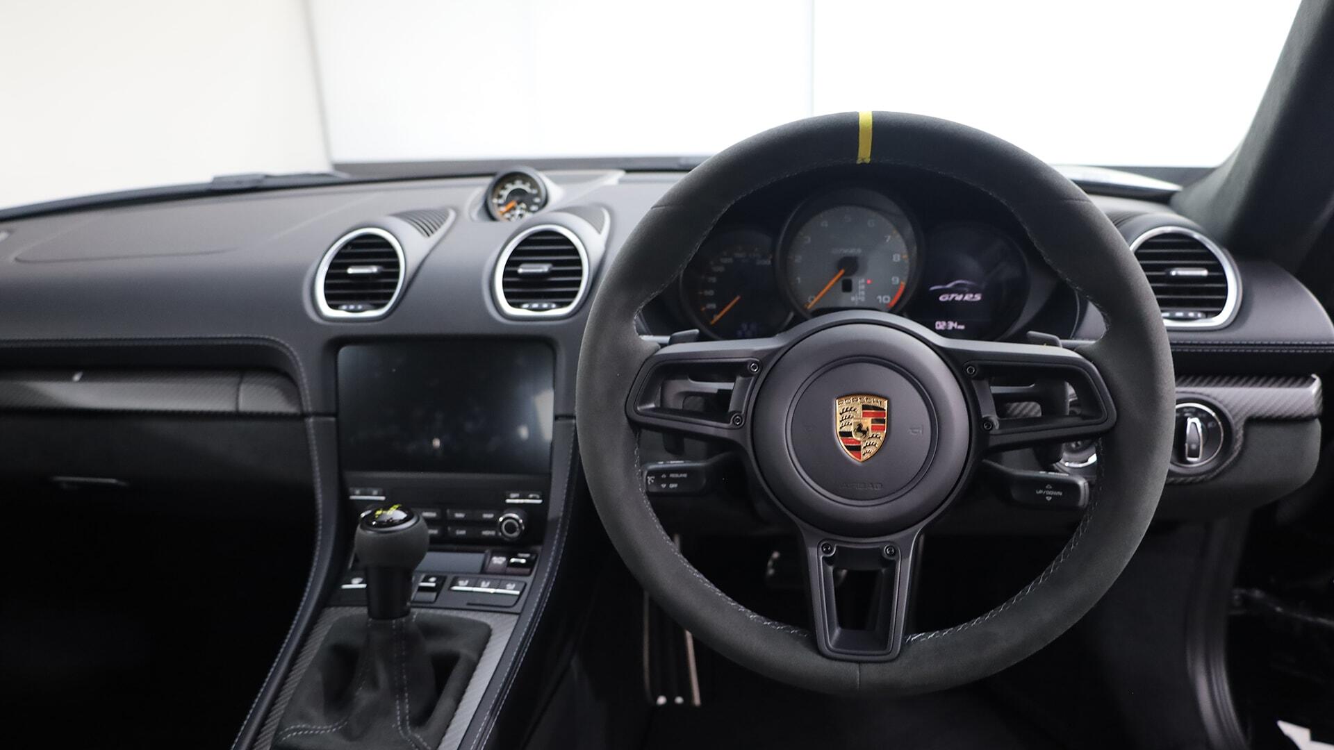 Porsche Cayman view 8