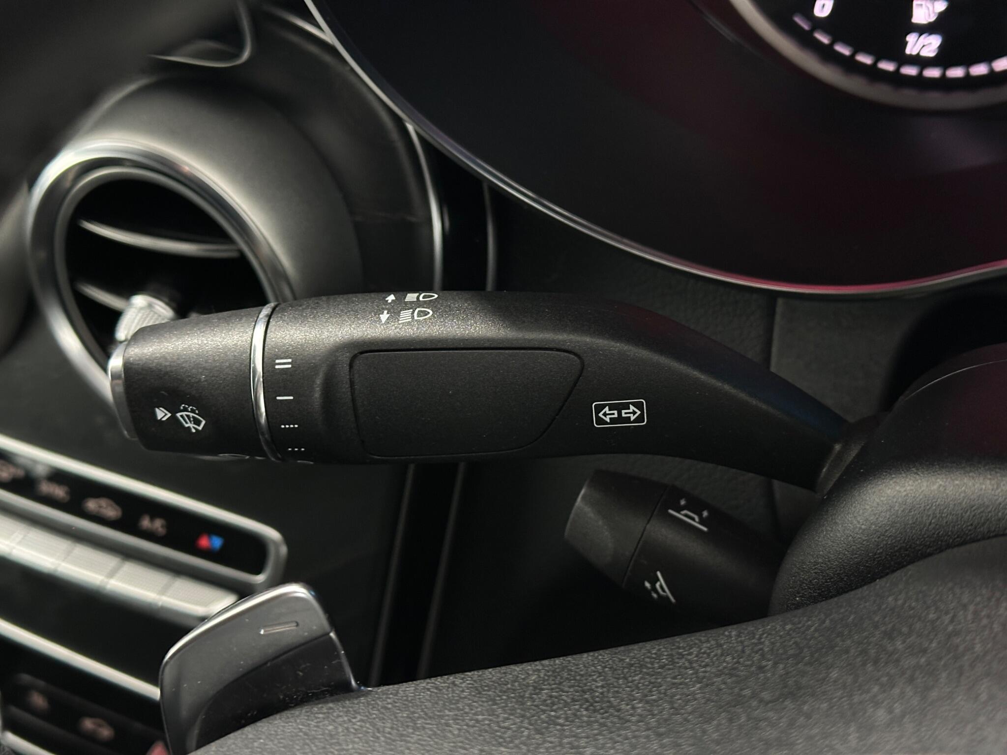 Mercedes-Benz C-Class view 14