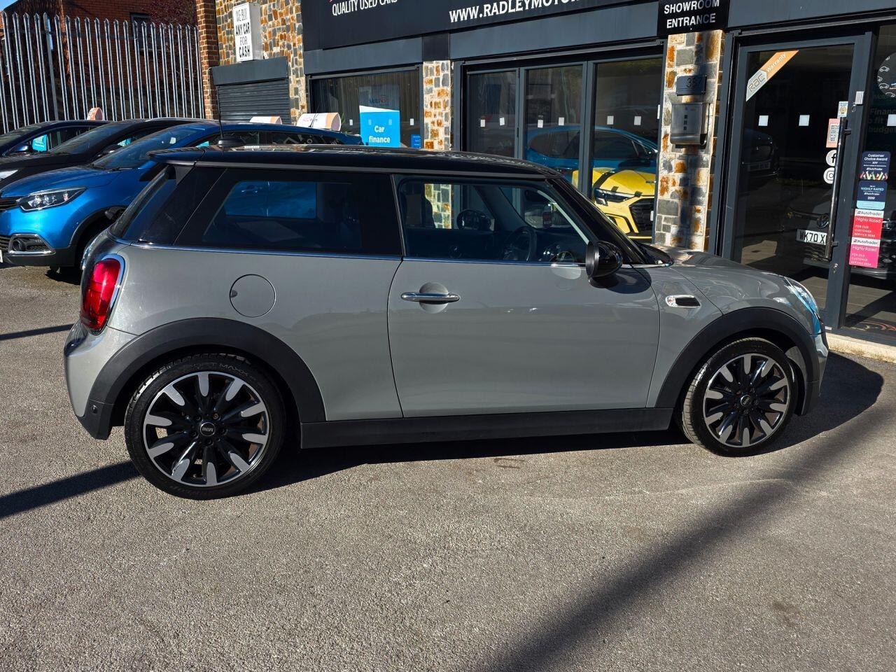 Mini Cooper view 16