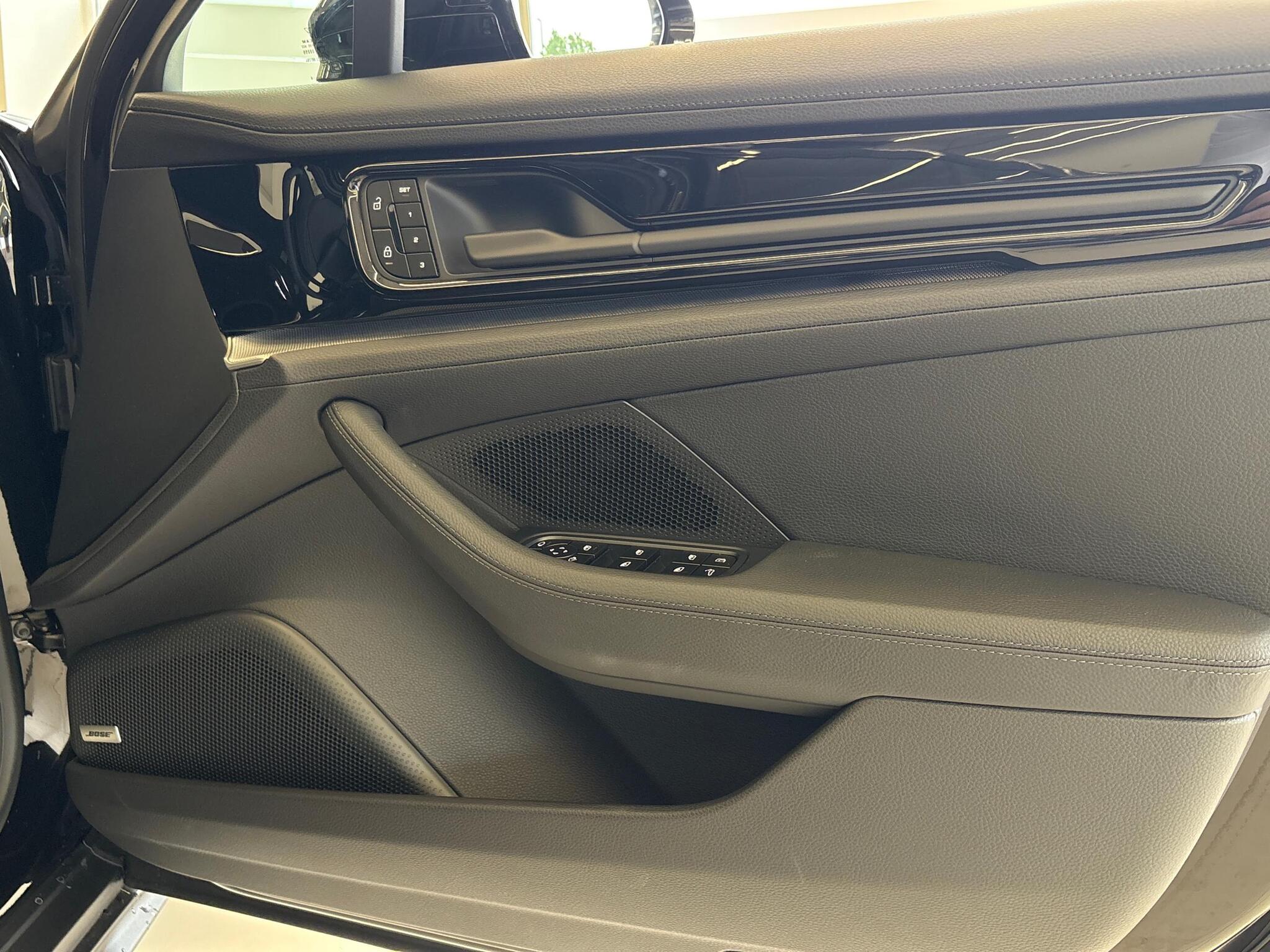 Porsche Panamera view 20