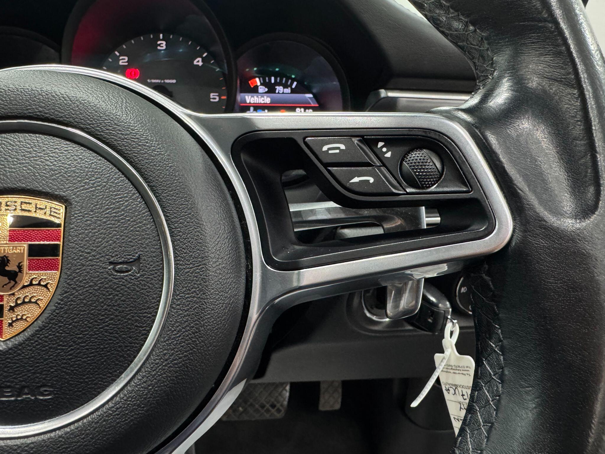 Porsche Macan view 29