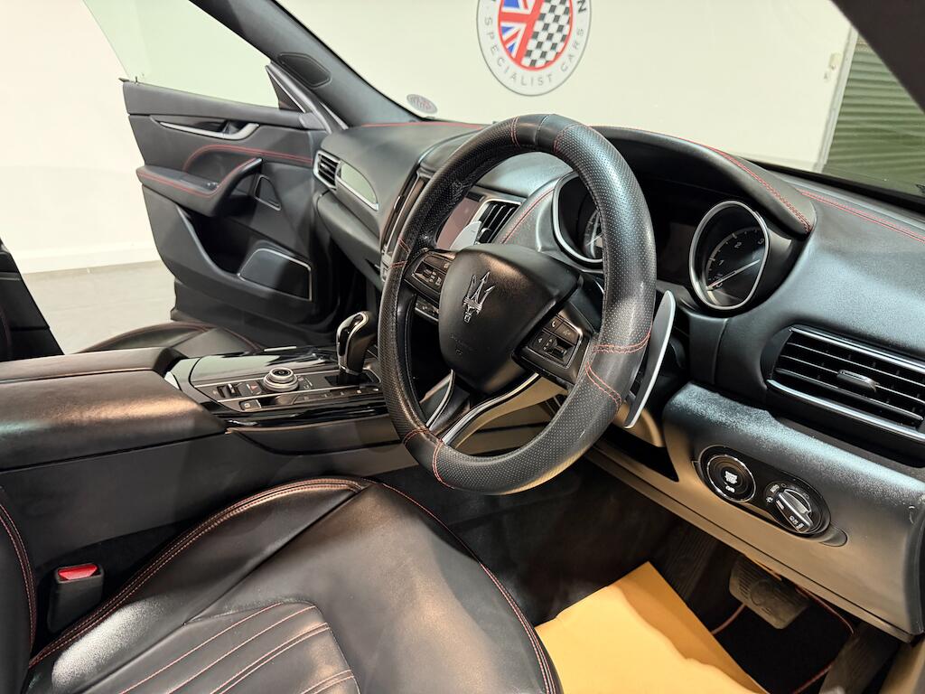Maserati Levante view 48