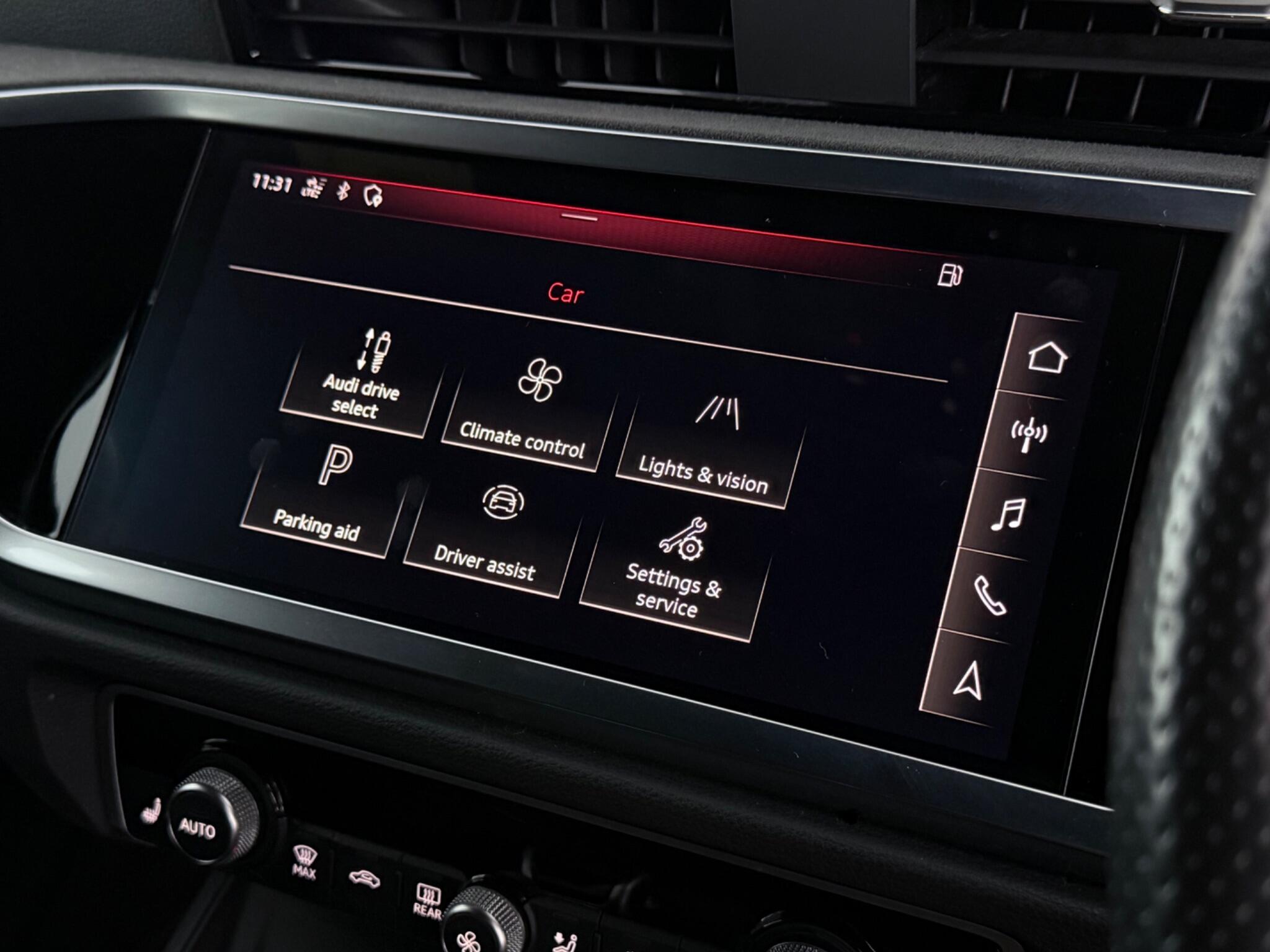 Audi RS Q3 view 36