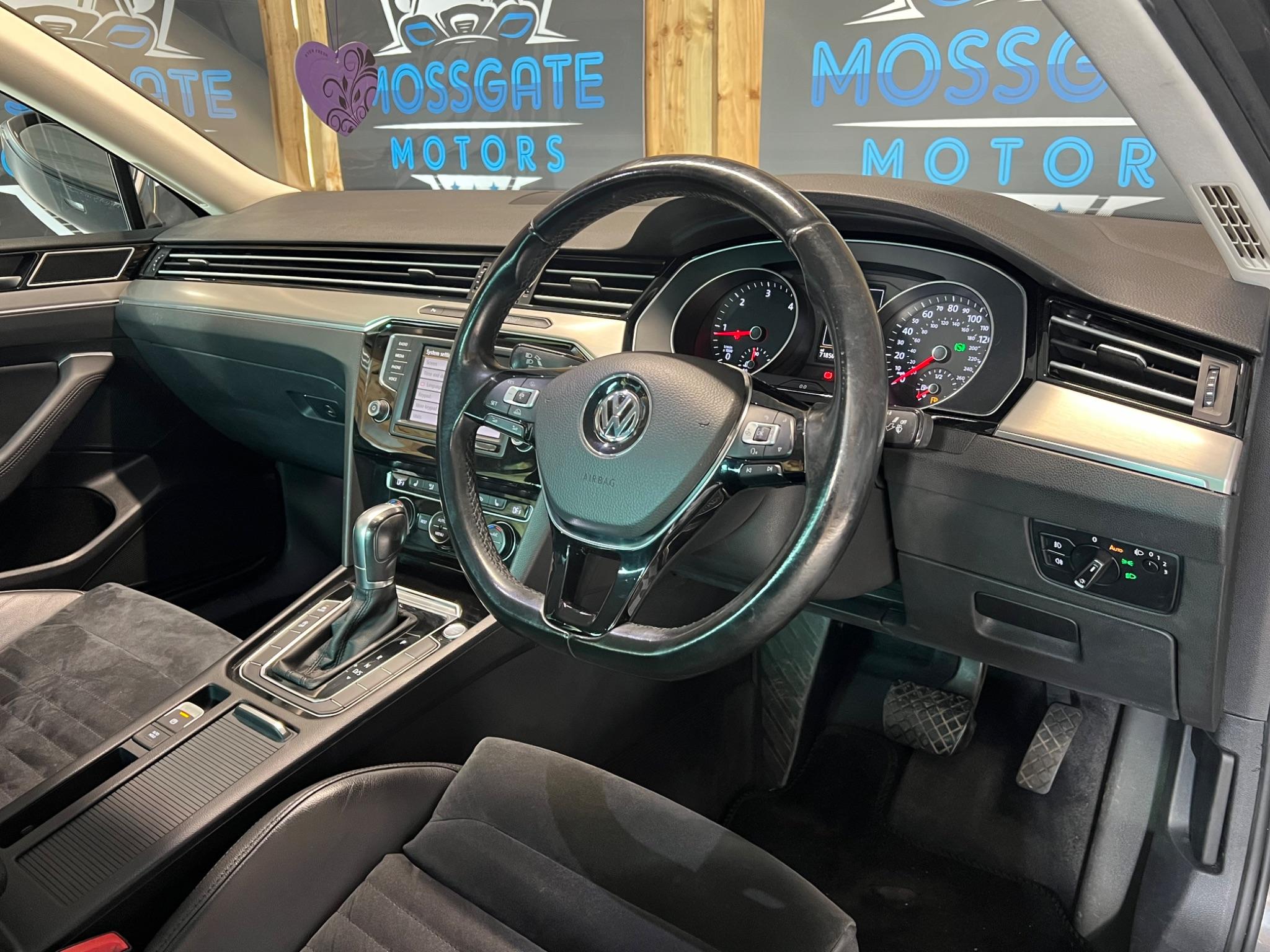 Volkswagen Passat view 15