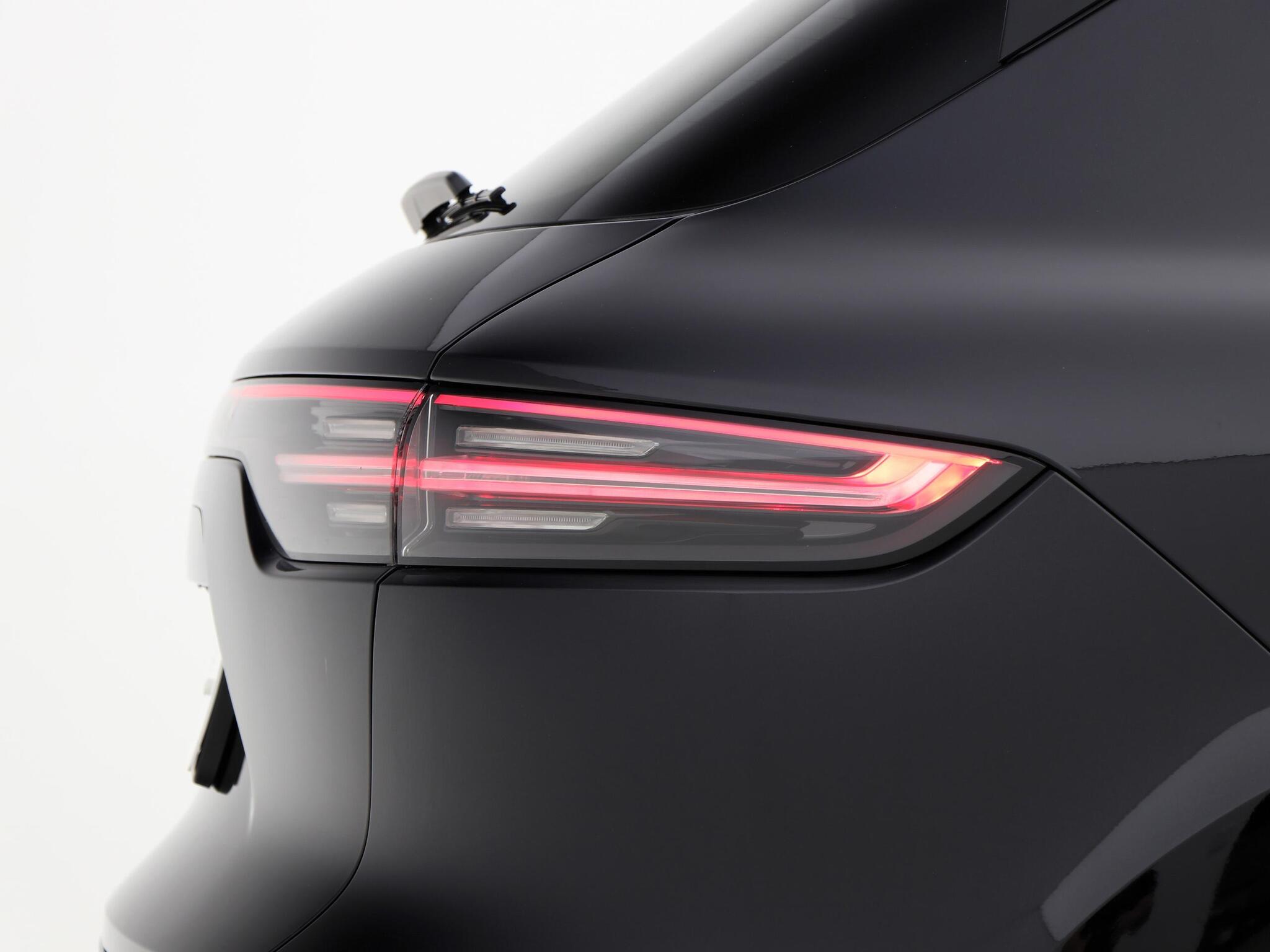 Porsche Cayenne view 18