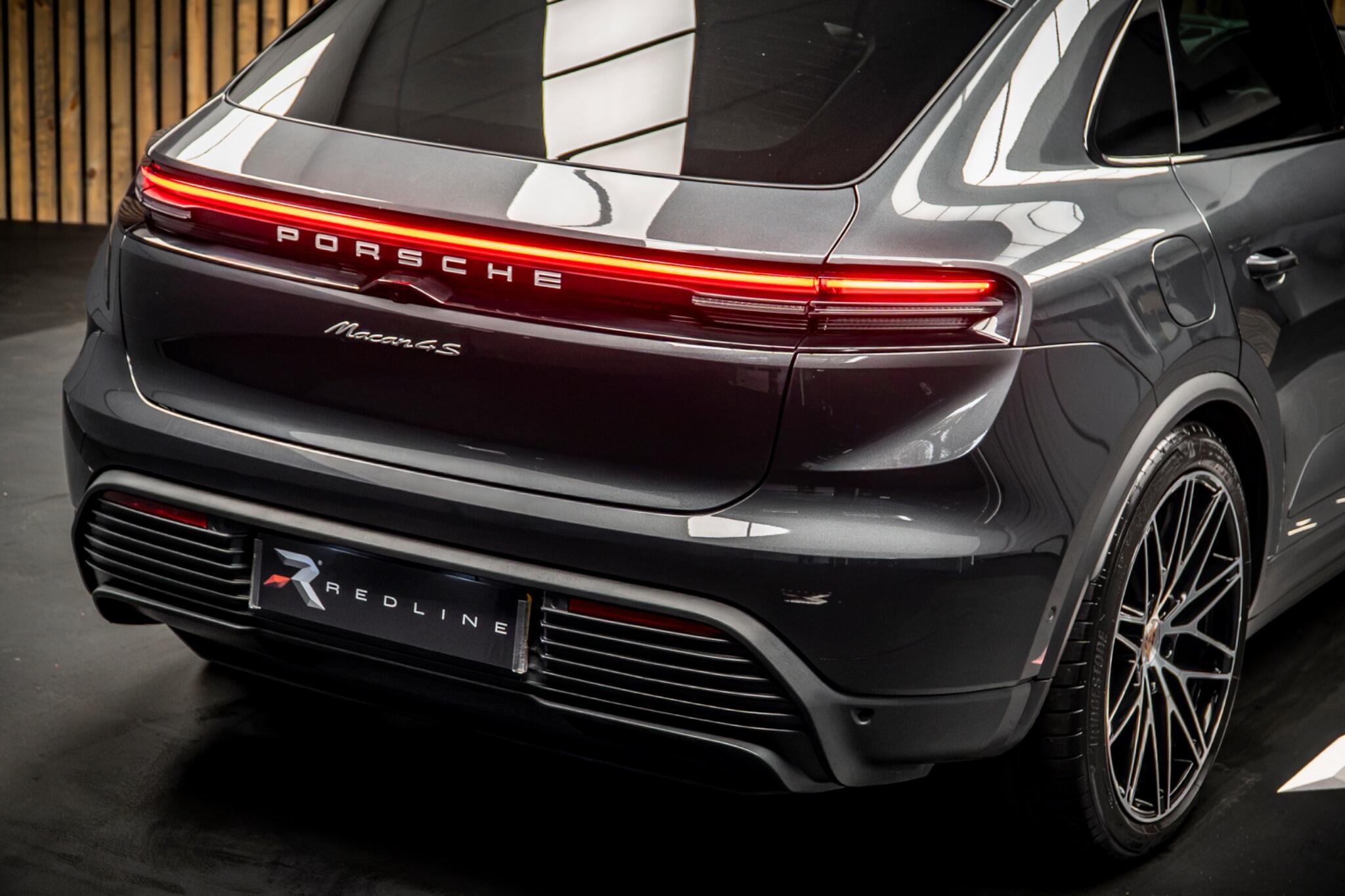 Porsche Macan view 22