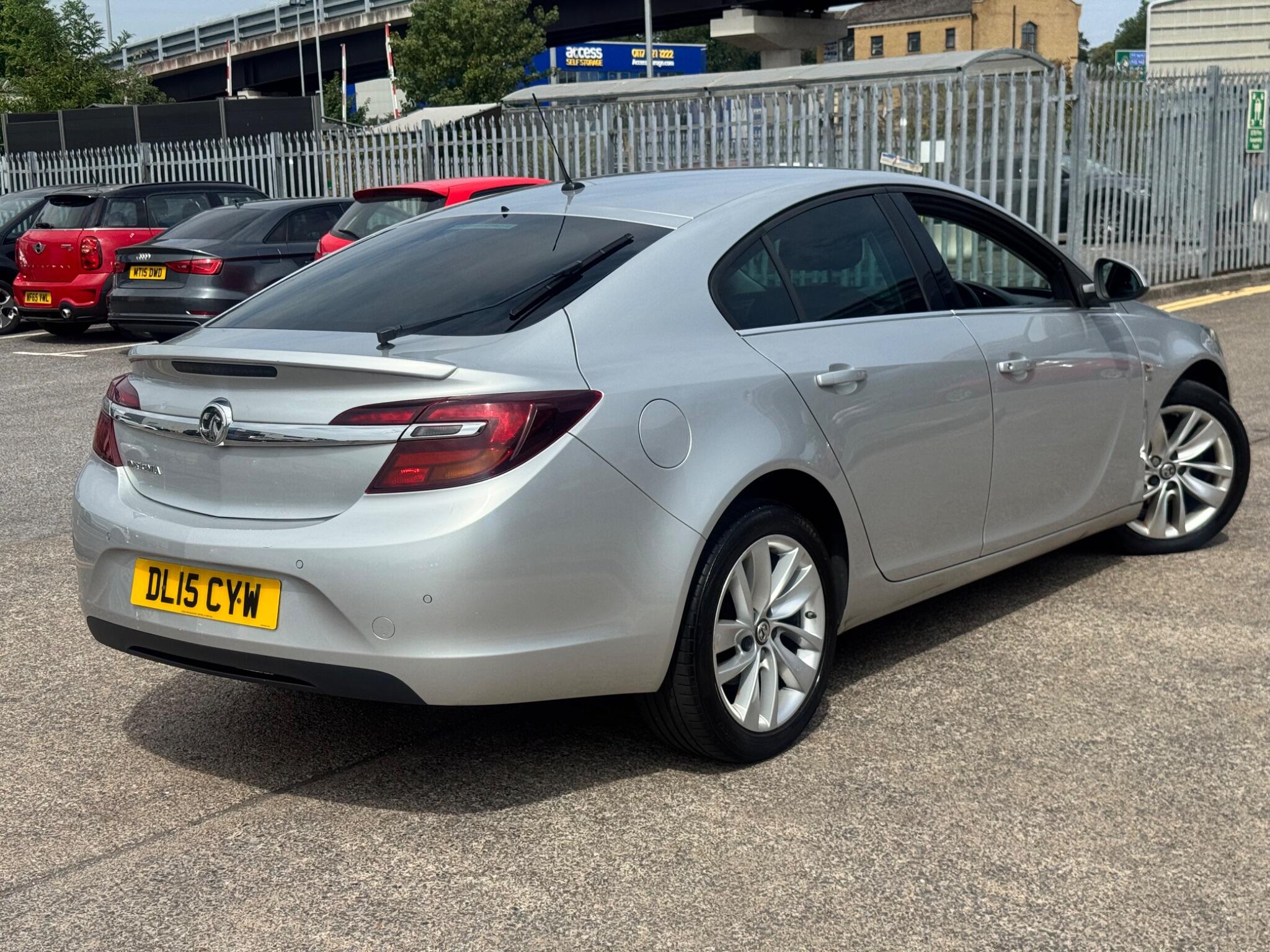 Vauxhall Insignia view 17