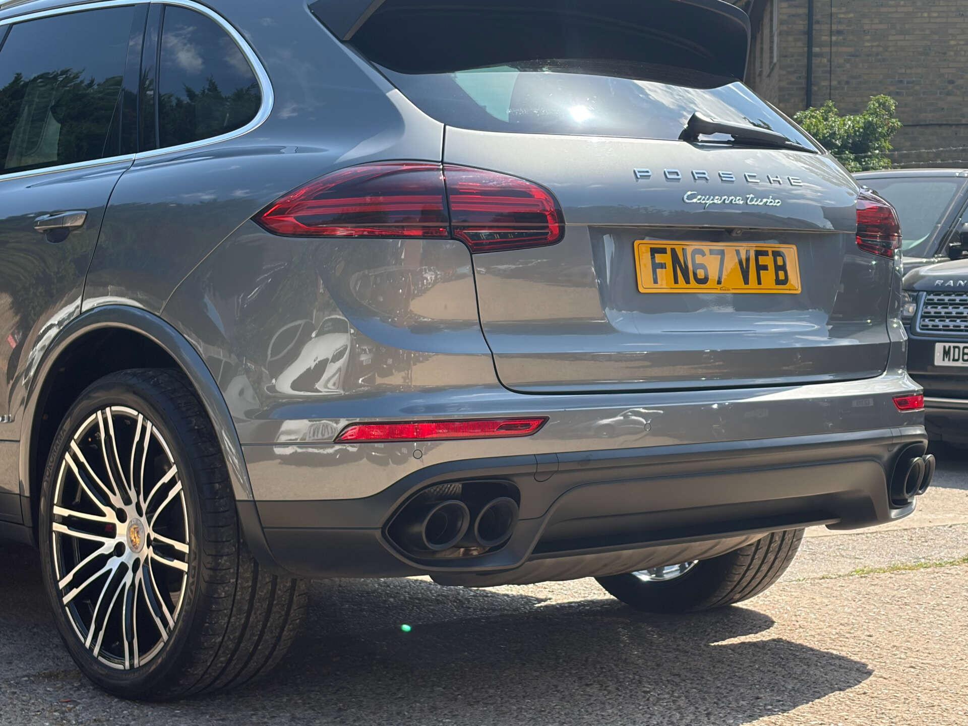 Porsche Cayenne view 13