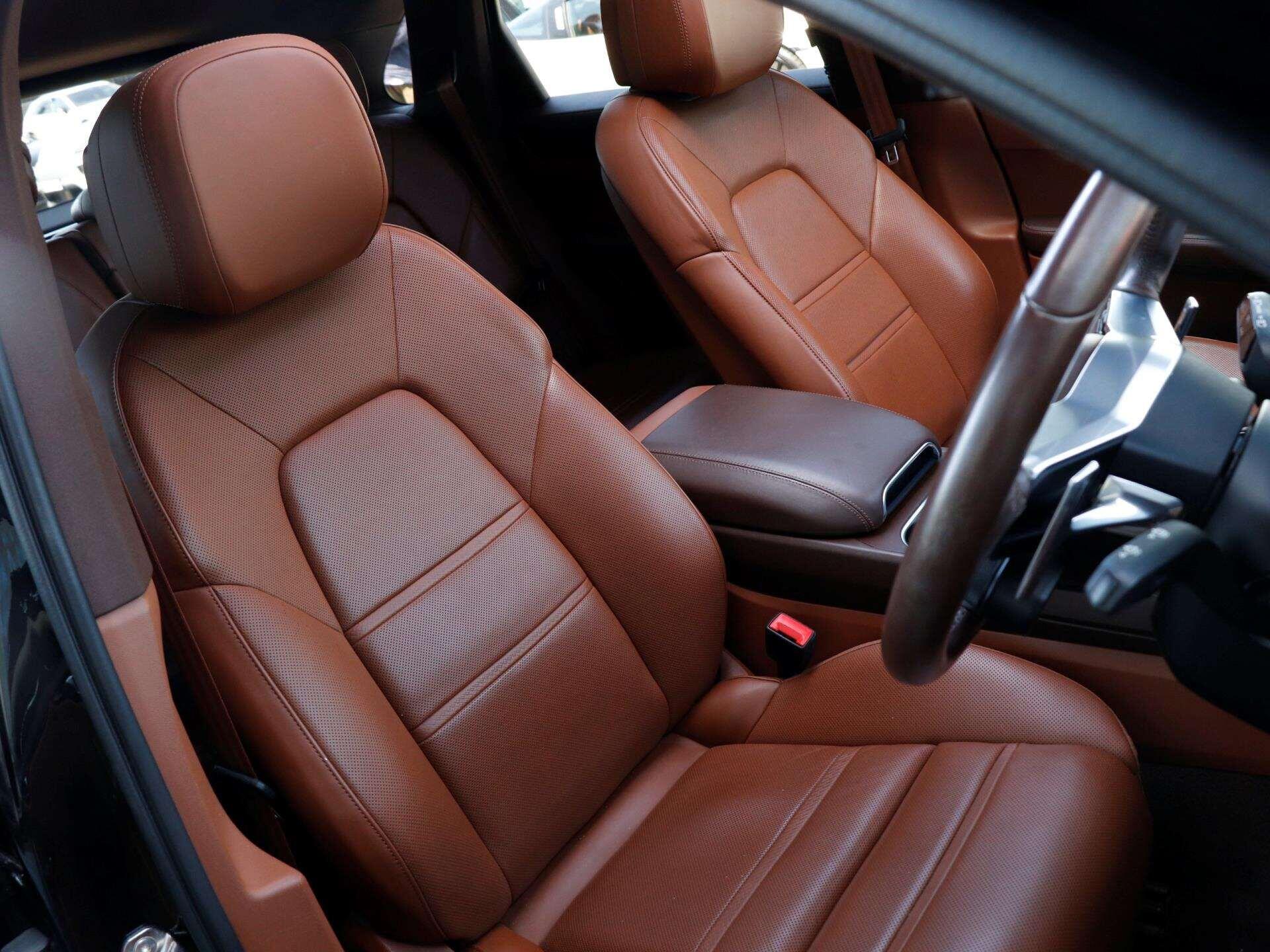 Porsche Cayenne view 24