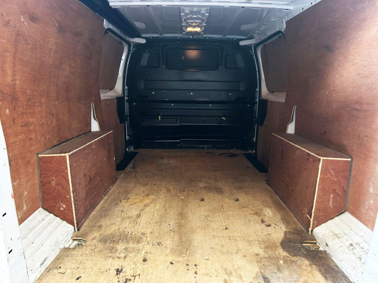 Vauxhall Vivaro view 22