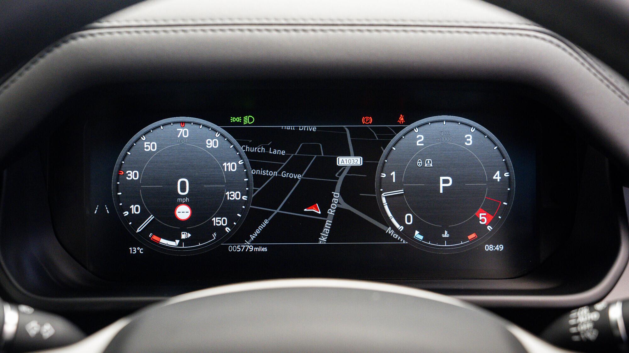 Land Rover Defender 90 view 13