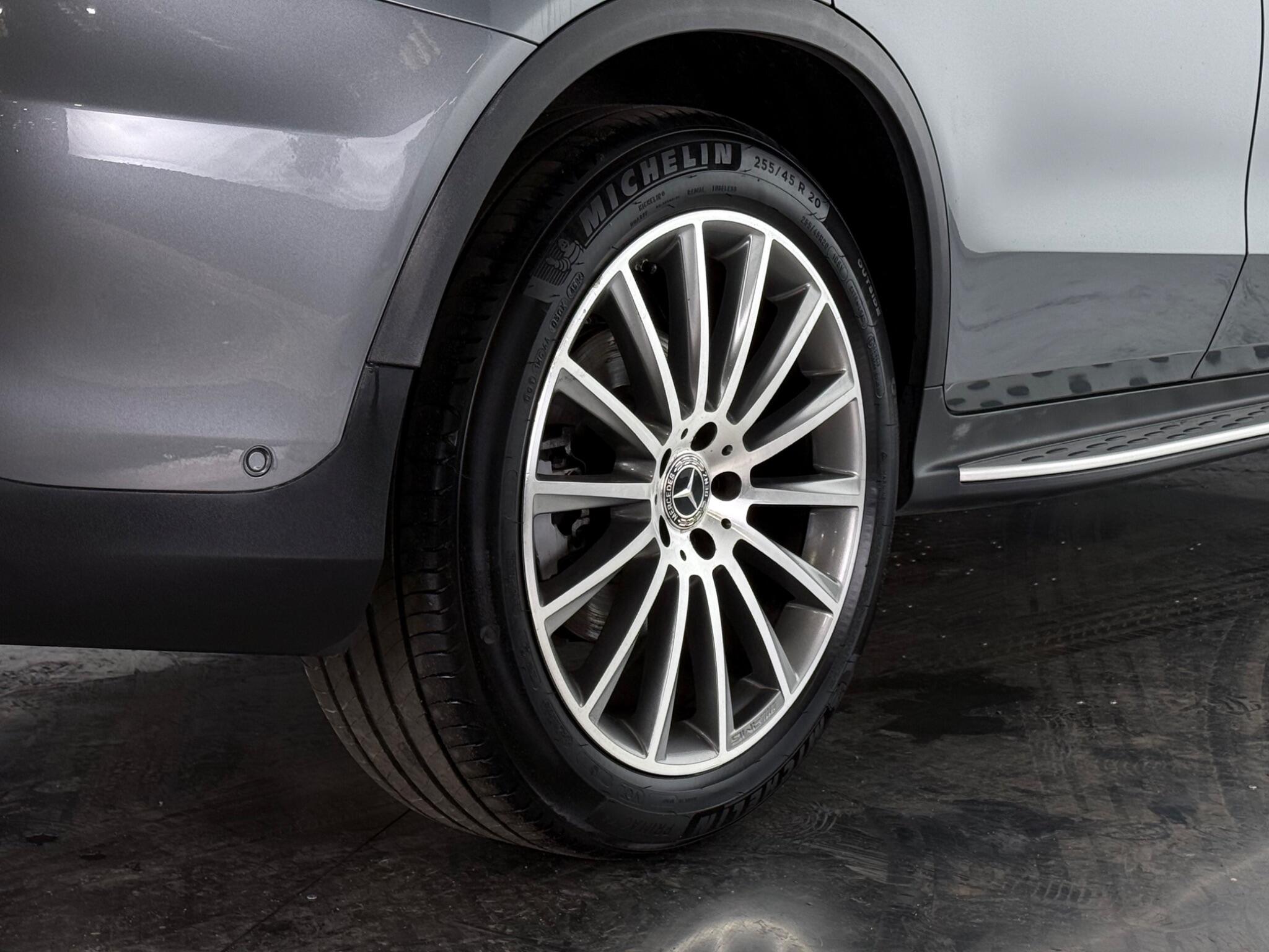 Mercedes-Benz GLC view 8