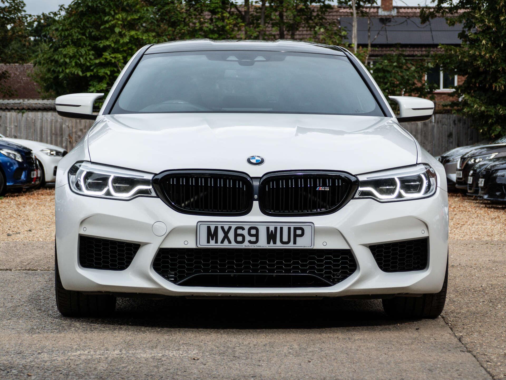 BMW M5 view 9