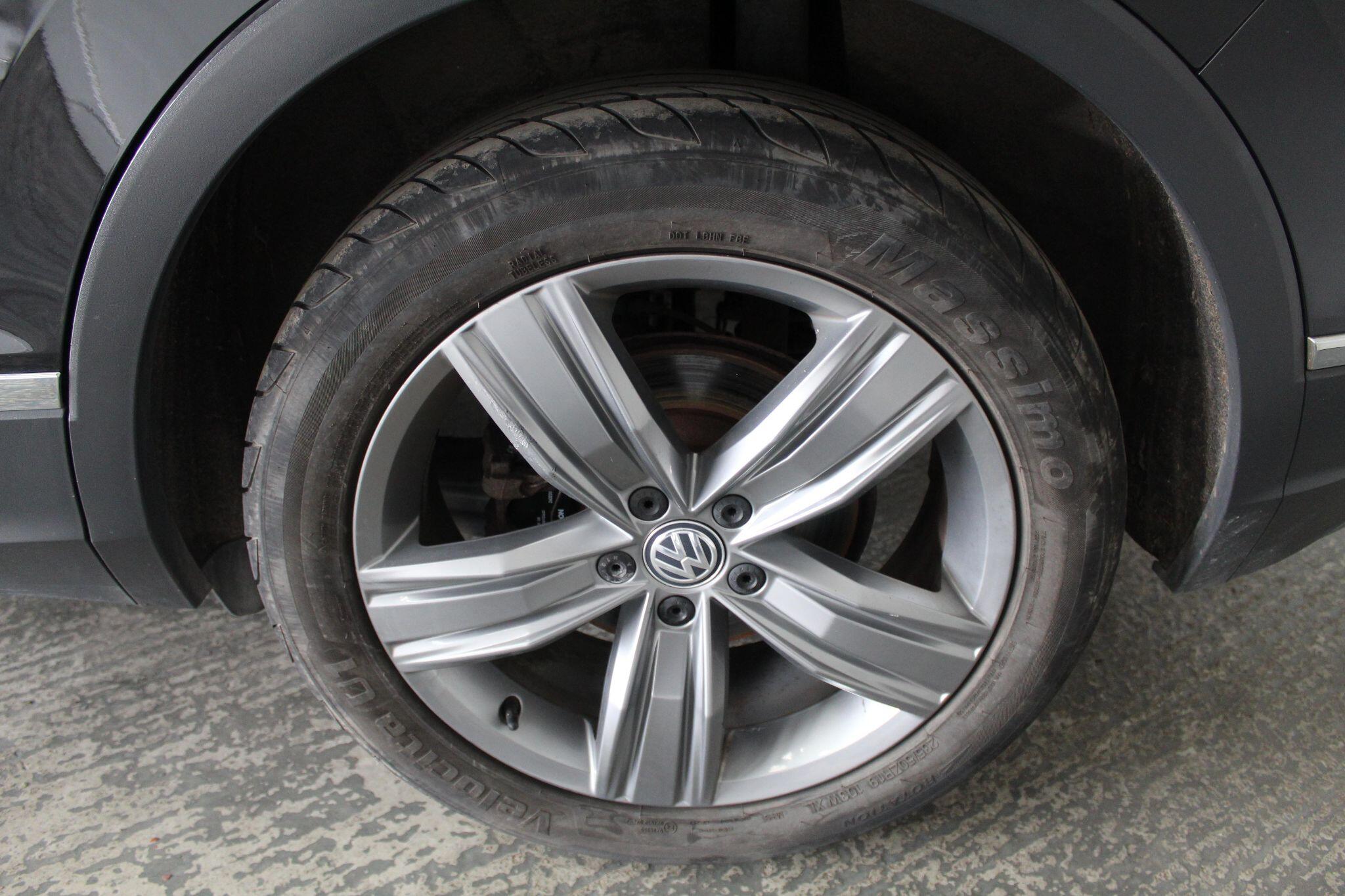 Volkswagen Tiguan view 61