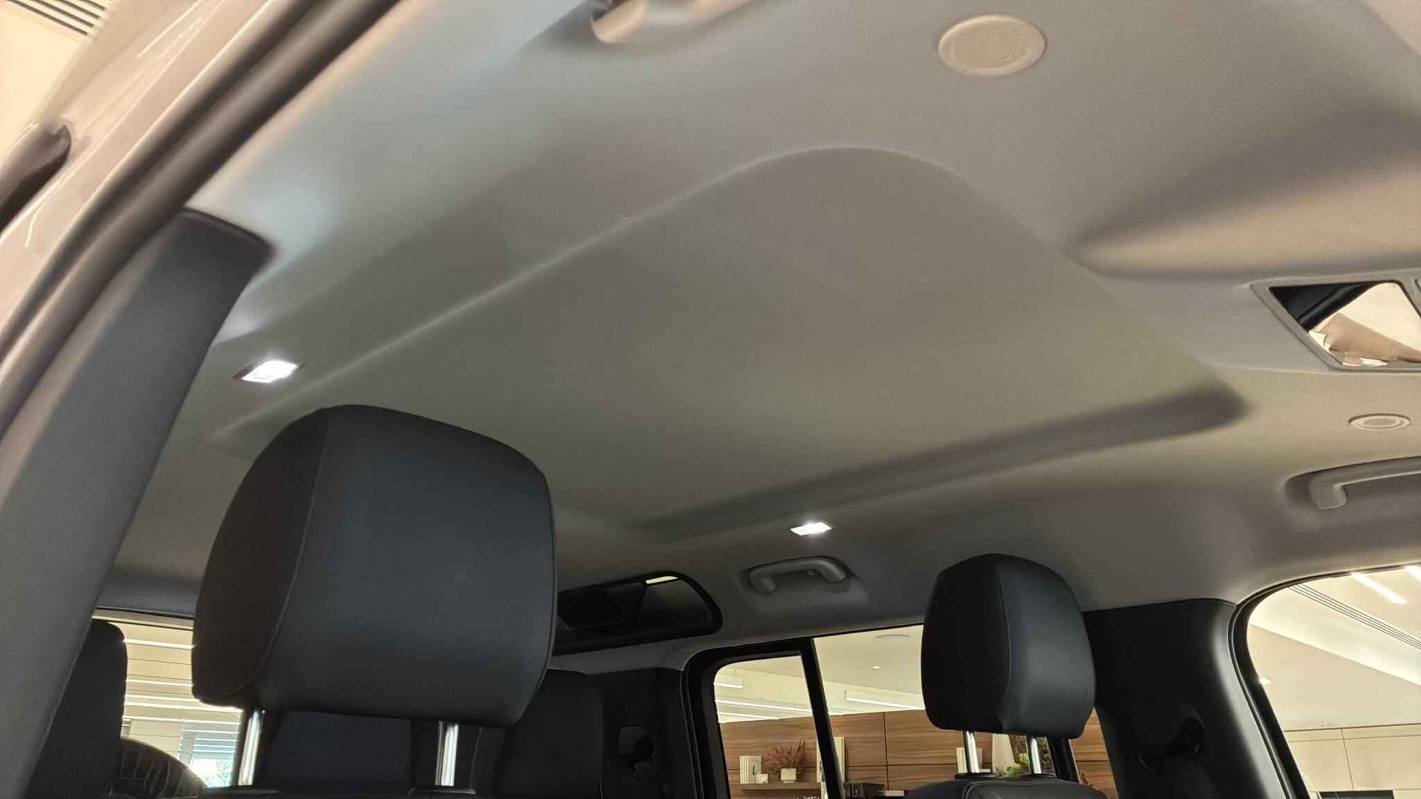 Land Rover Defender view 26