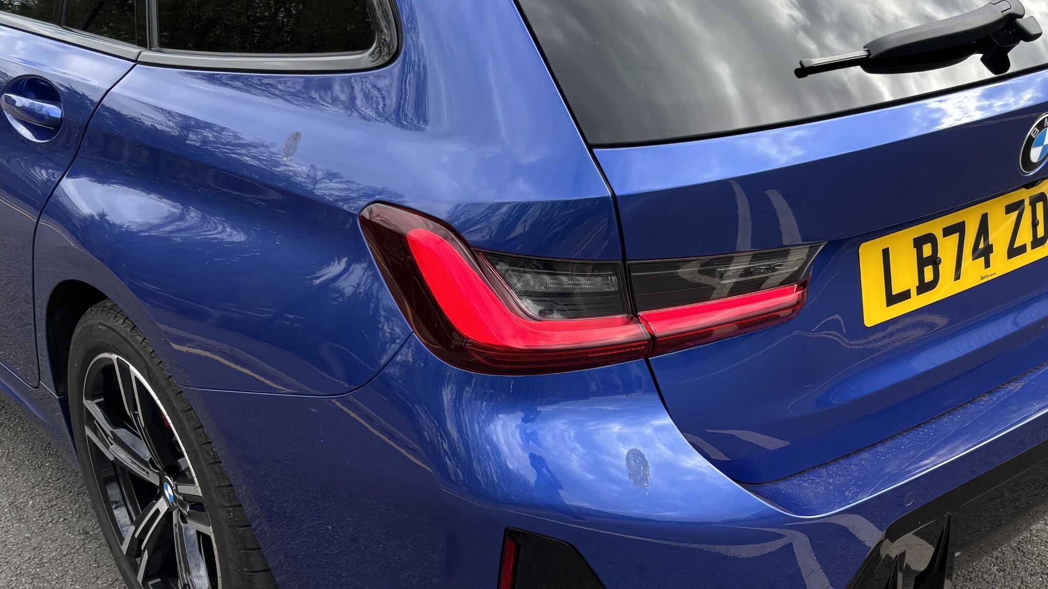 BMW 3 Series view 40