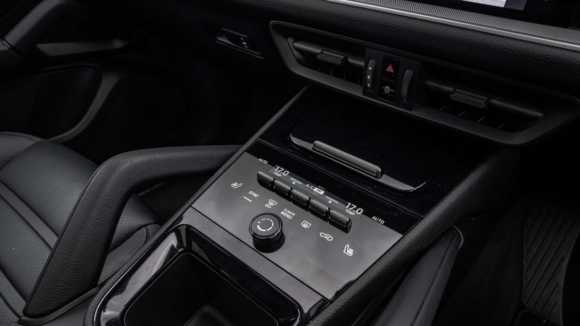 Porsche Cayenne view 21