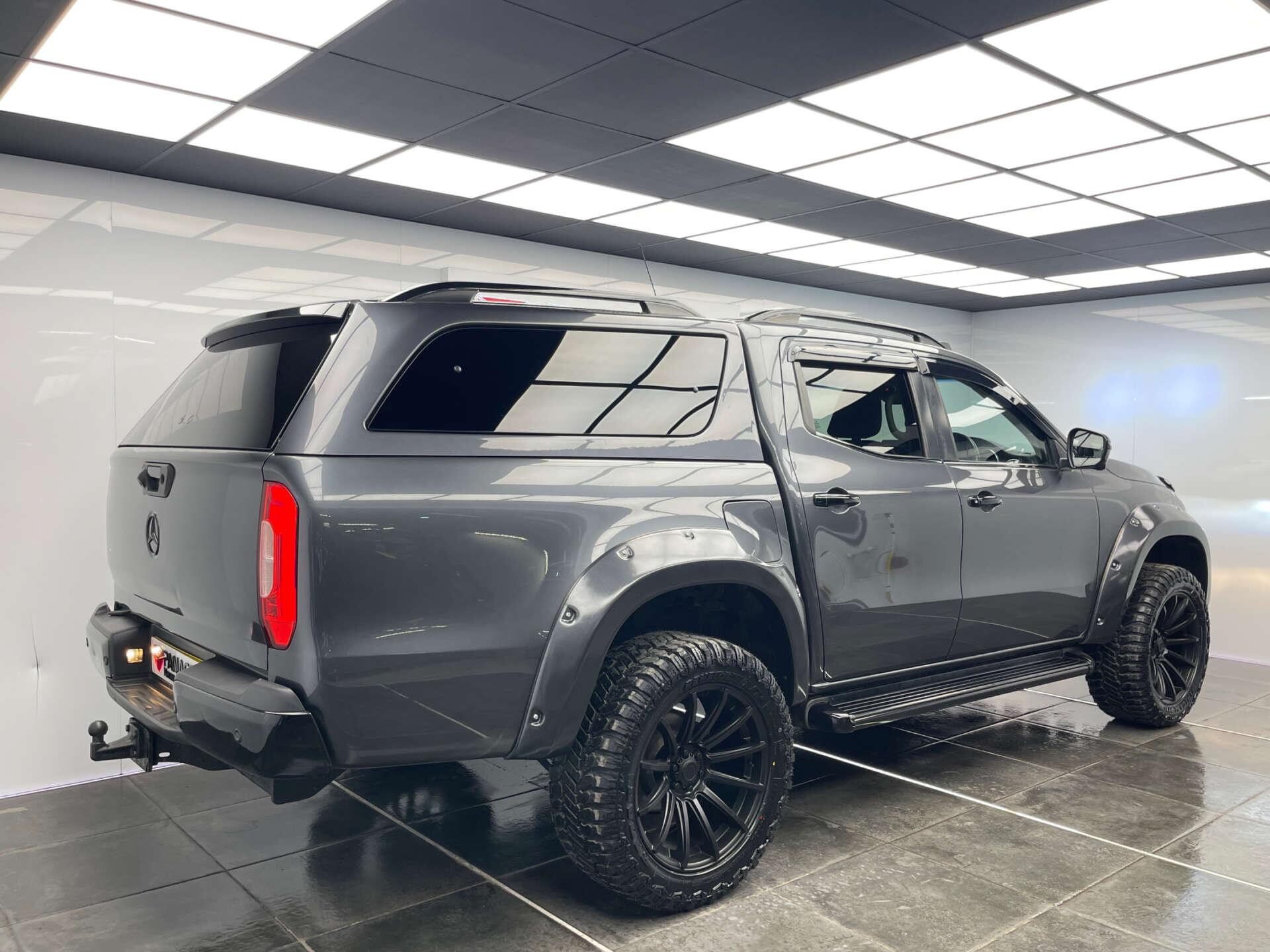 Mercedes-Benz X Class view 4