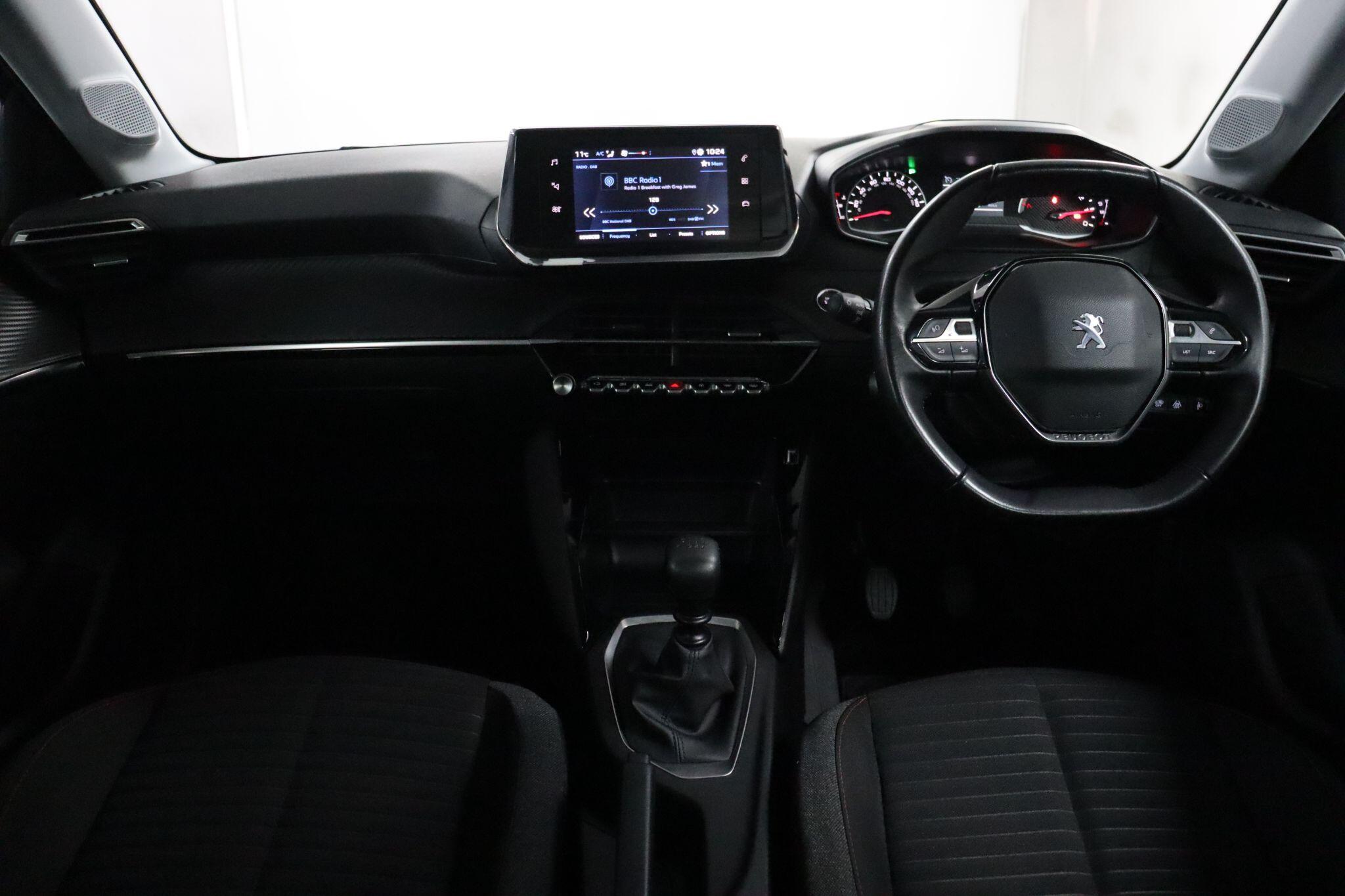 Peugeot 208 view 38