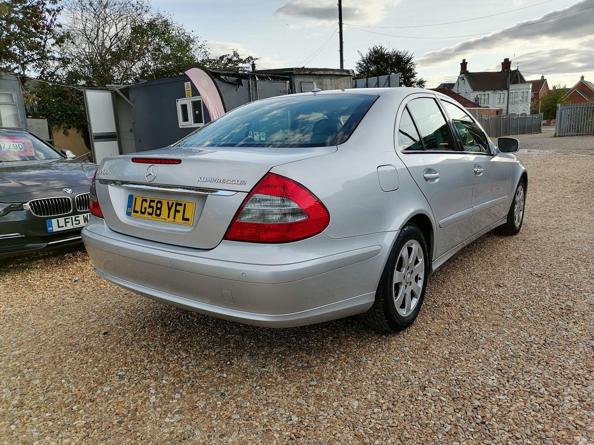 Mercedes-Benz E-Class view 27
