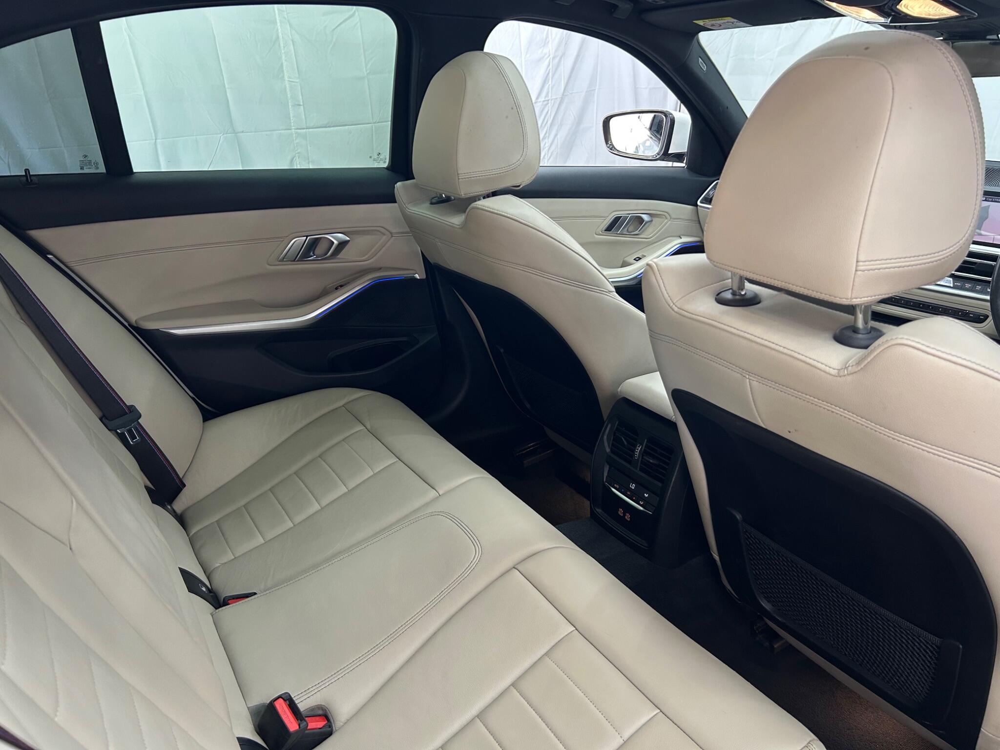 BMW 3 Series view 21