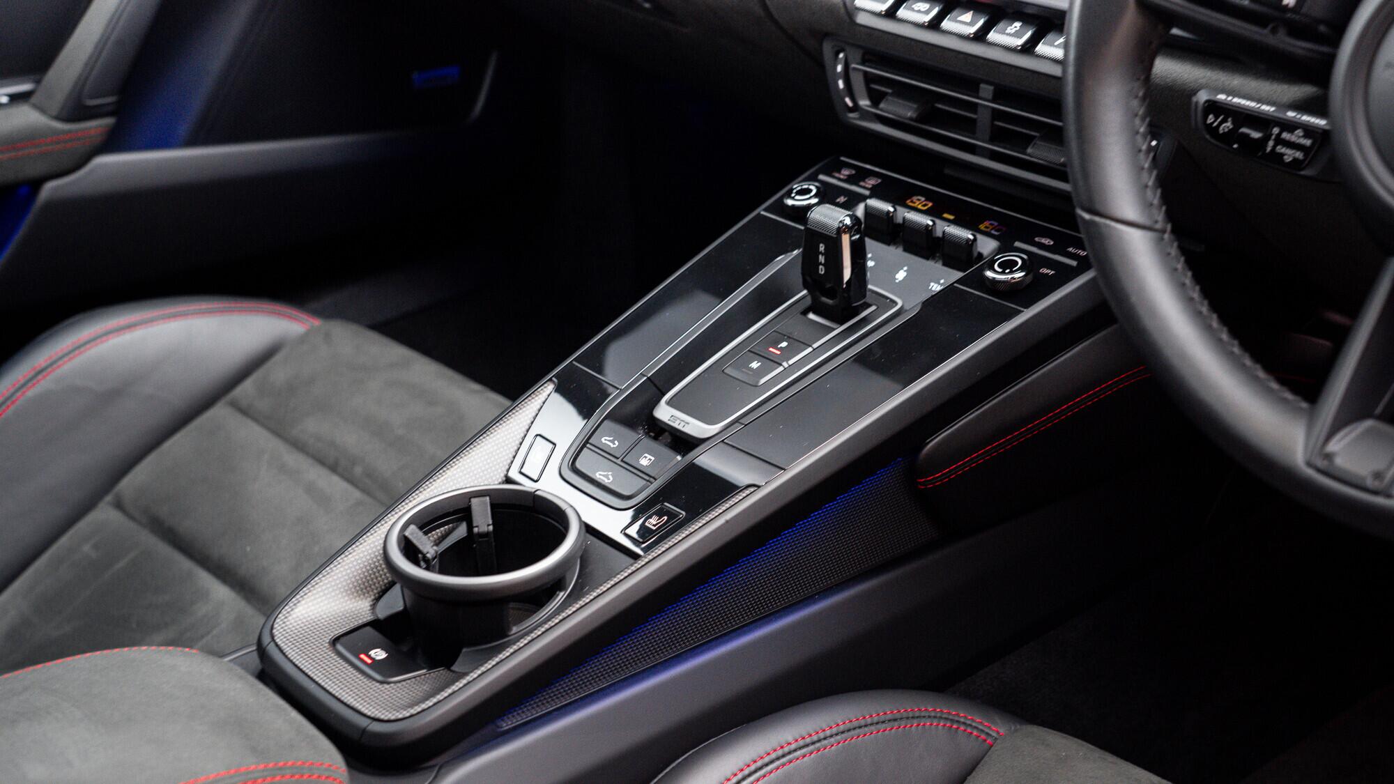 Porsche 911 view 39