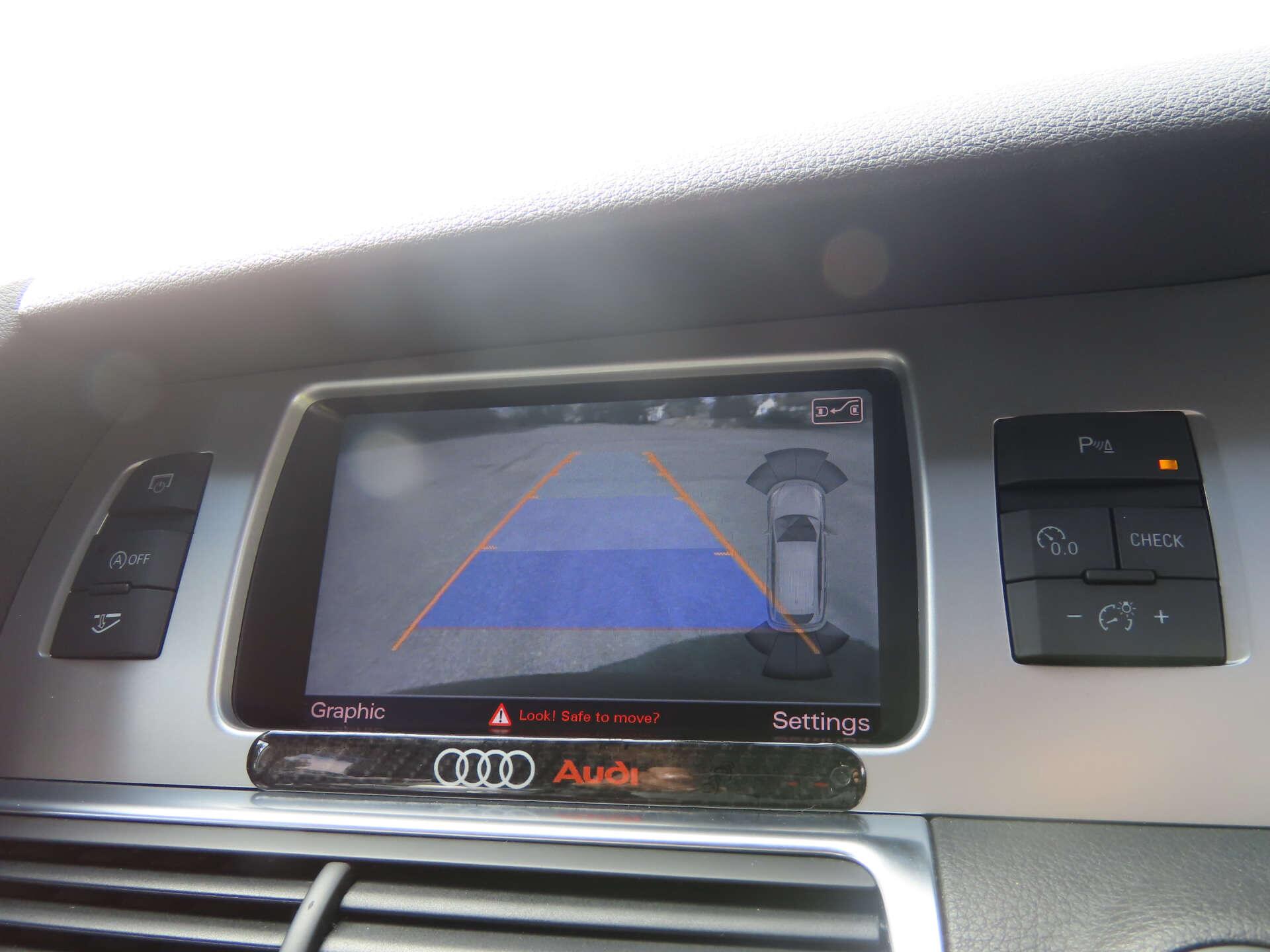 Audi Q7 view 15