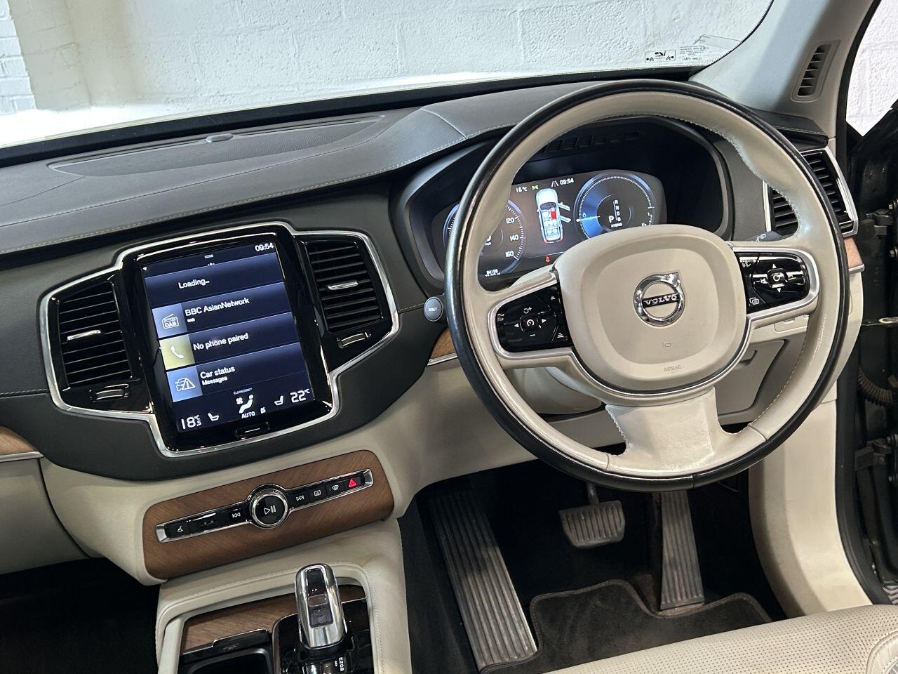 Volvo XC90 view 38