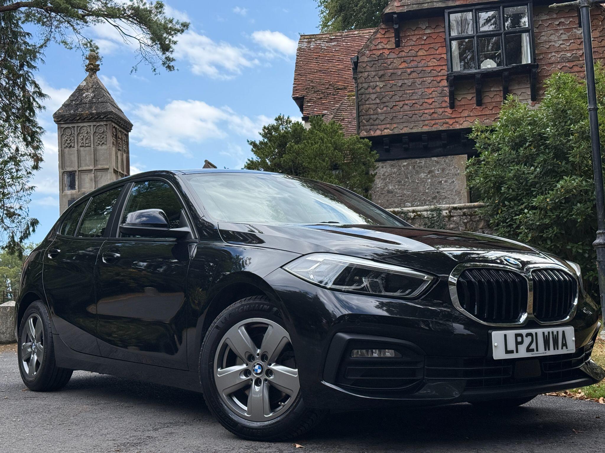 BMW 1 Series view 4