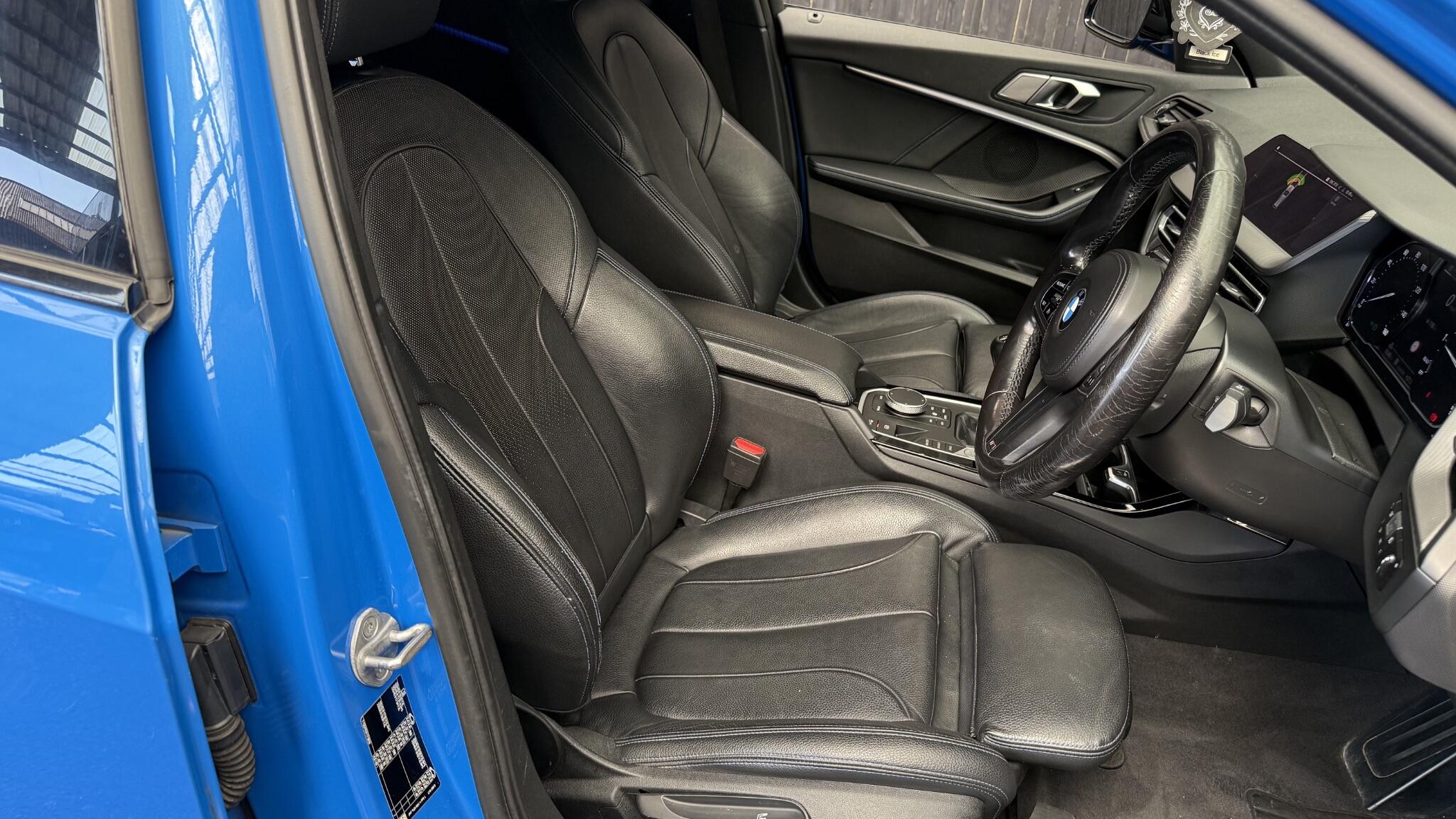 BMW 1 Series view 17