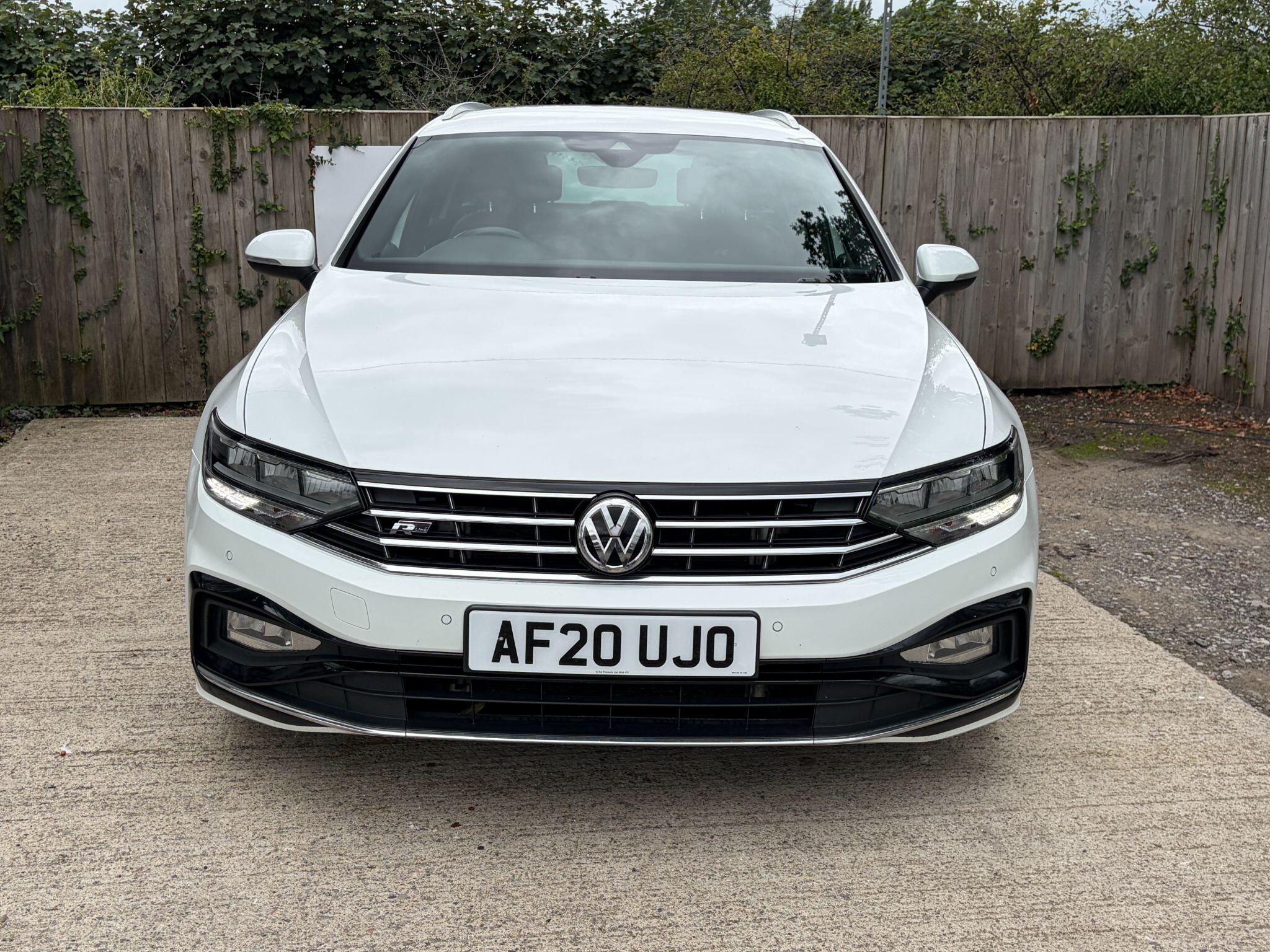 Volkswagen Passat view 4